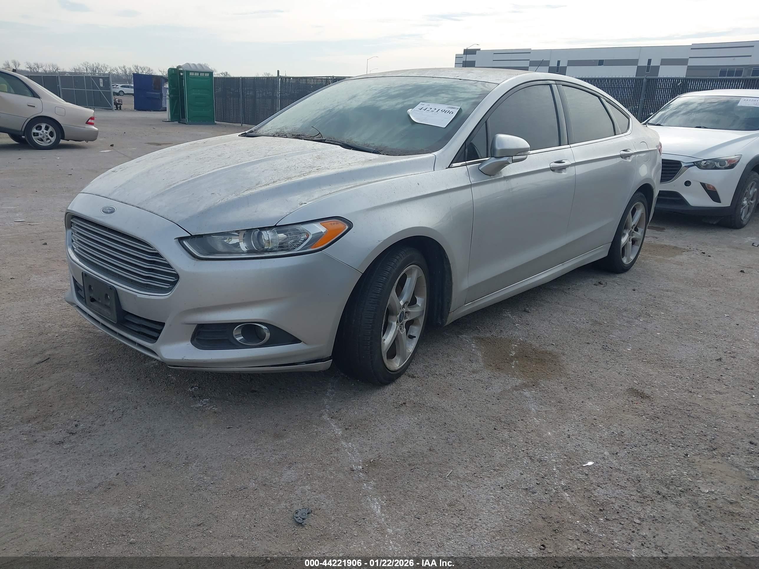FORD FUSION image 2