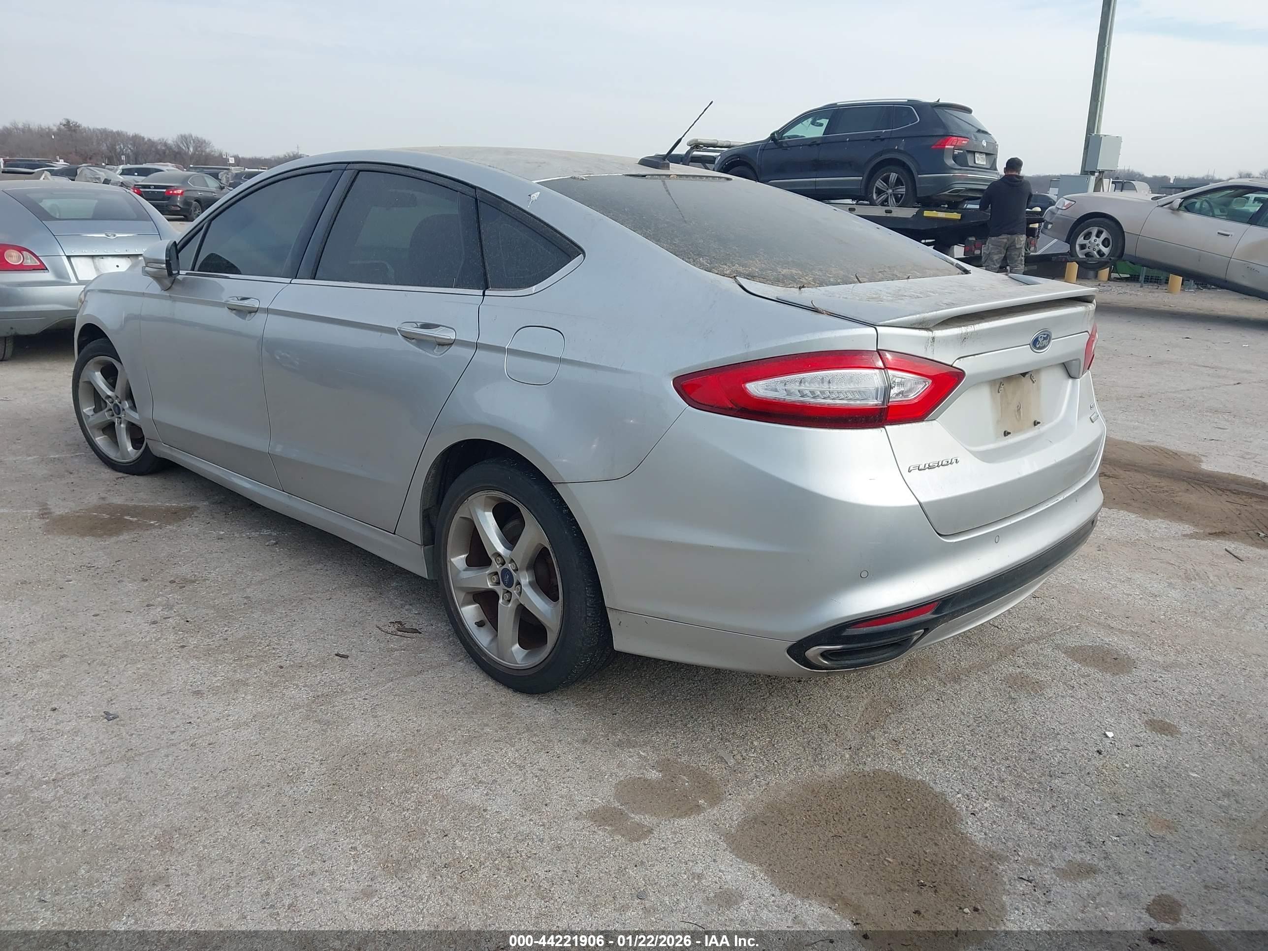 FORD FUSION image 3