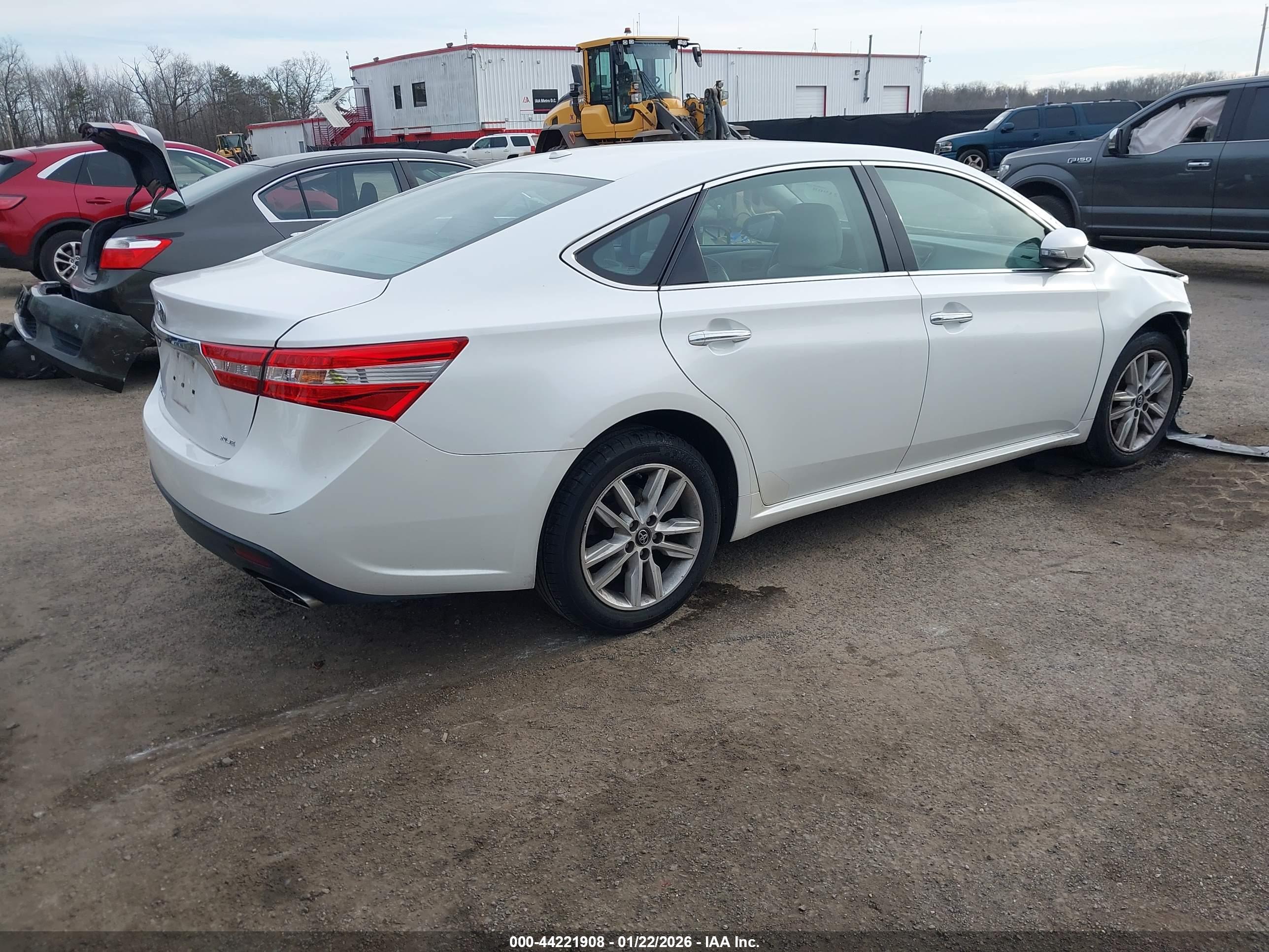 TOYOTA AVALON image 4