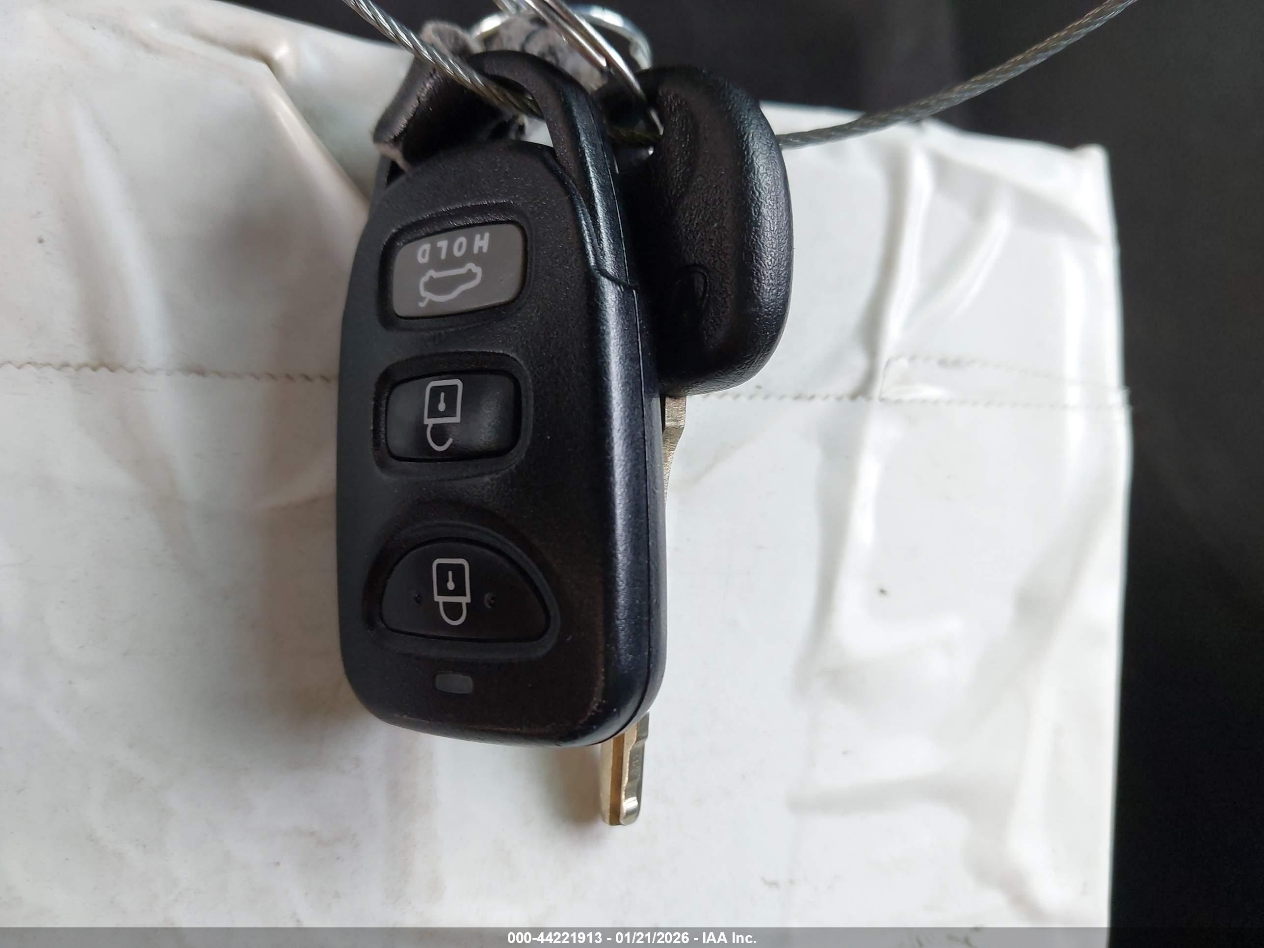 HYUNDAI ELANTRA image 11