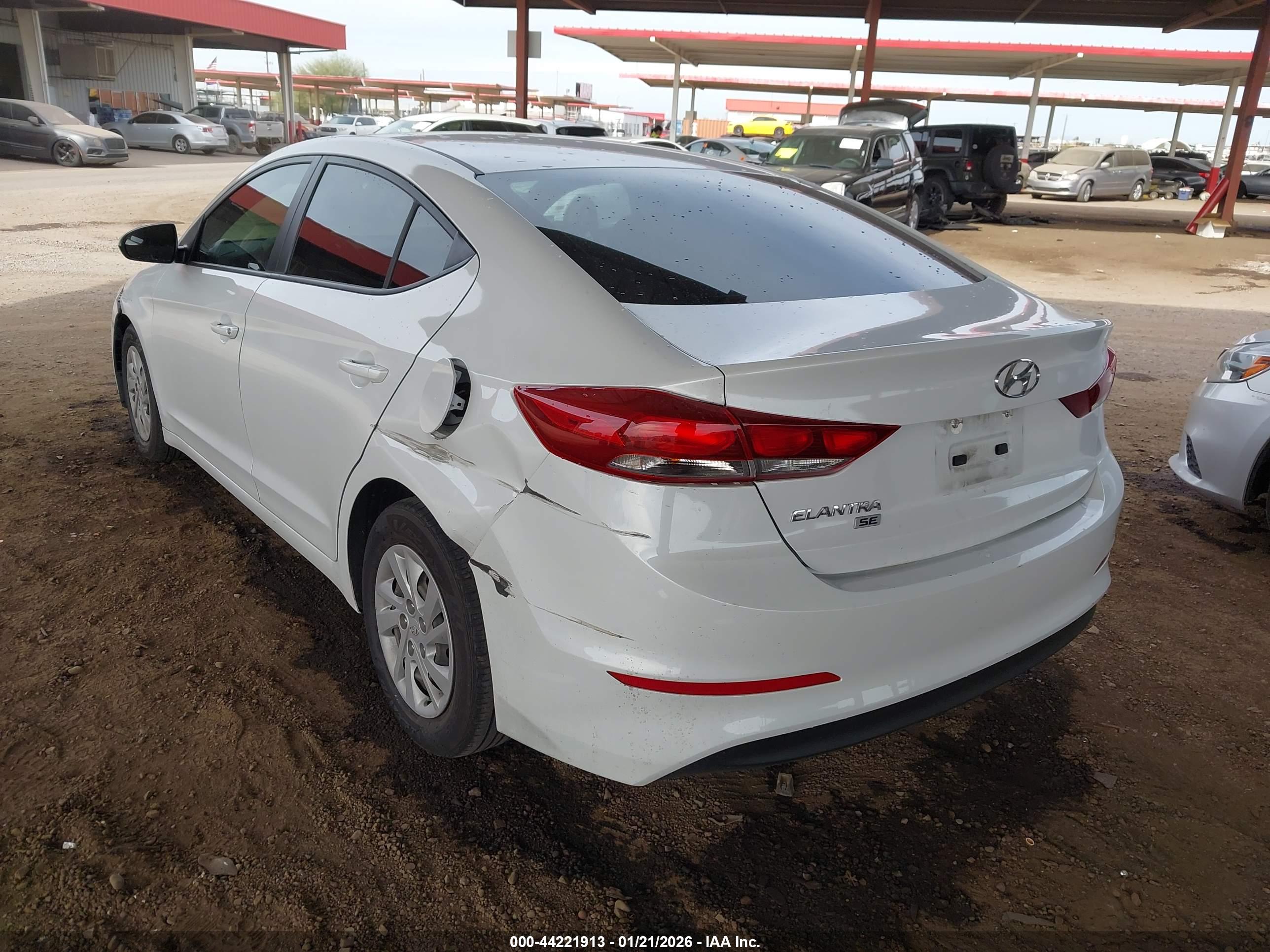 HYUNDAI ELANTRA image 3