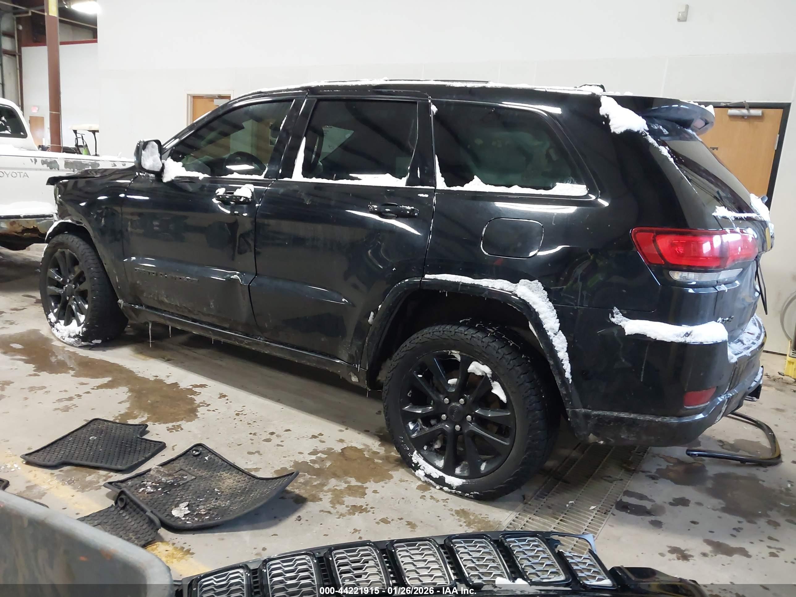 JEEP GRAND image 3