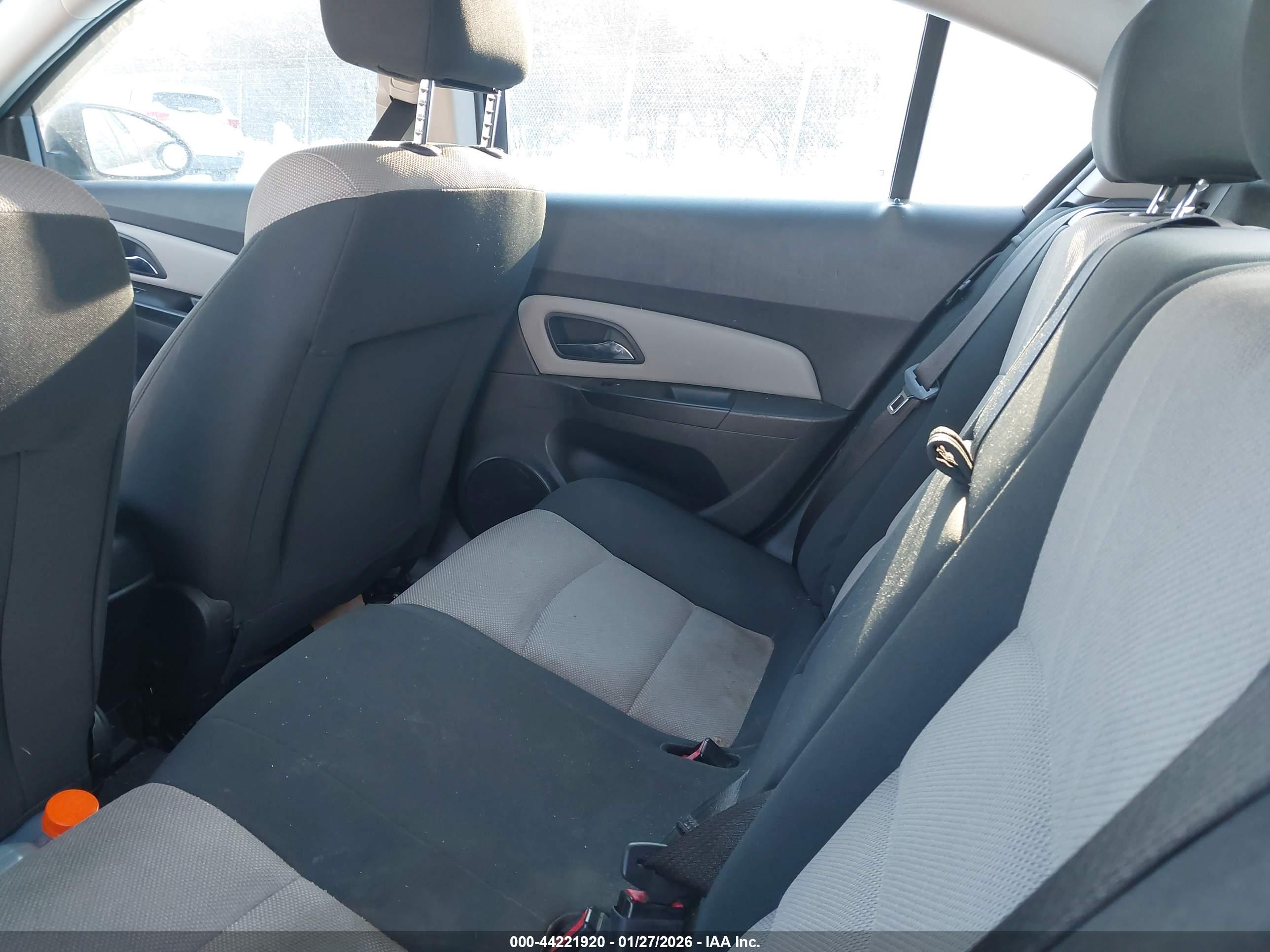 CHEVROLET CRUZE image 8
