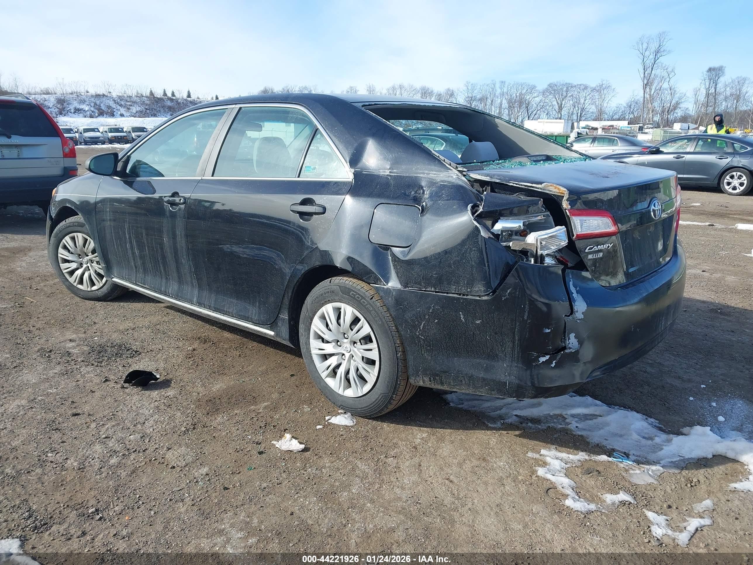 TOYOTA CAMRY image 3
