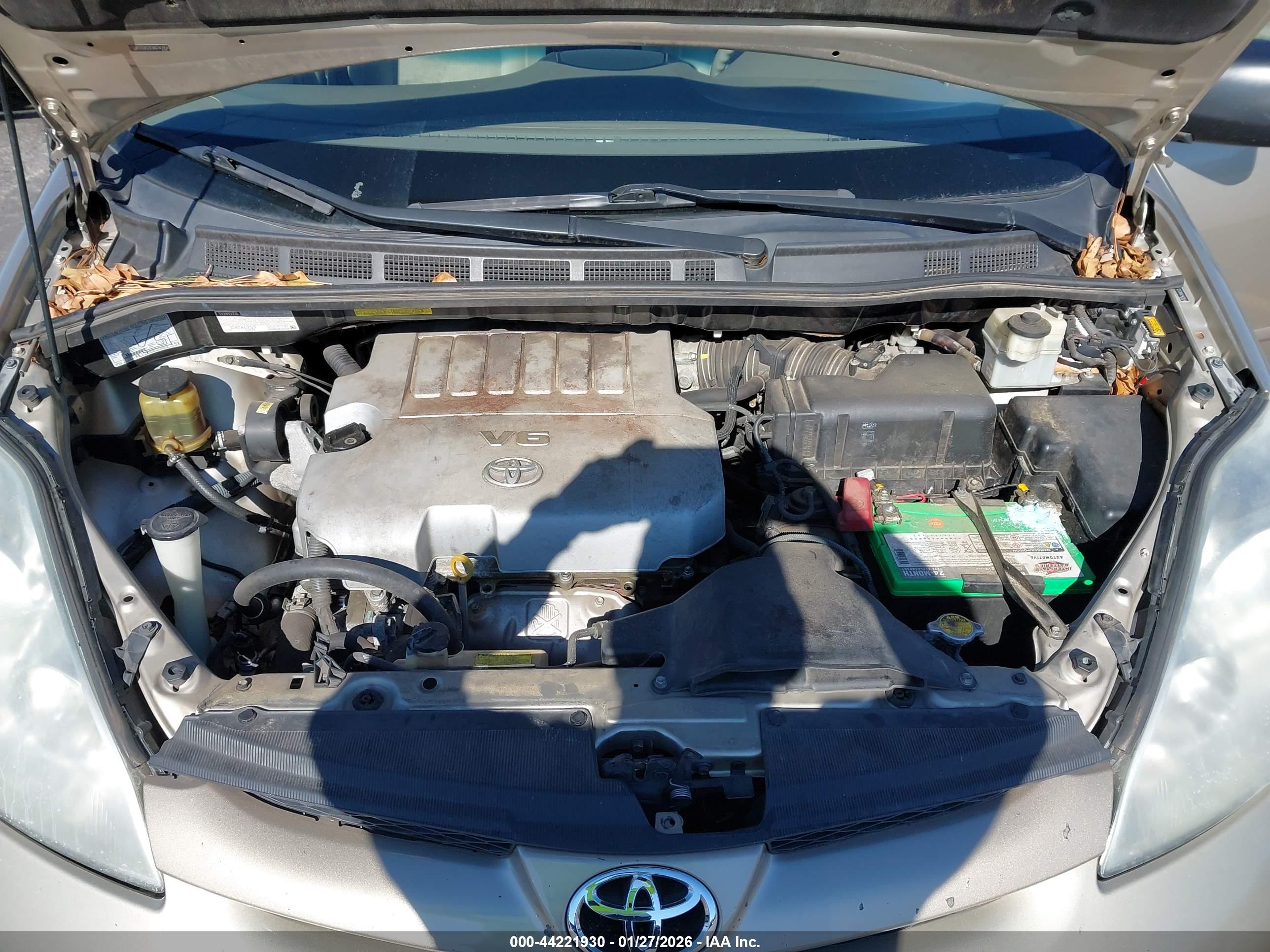TOYOTA SIENNA image 10