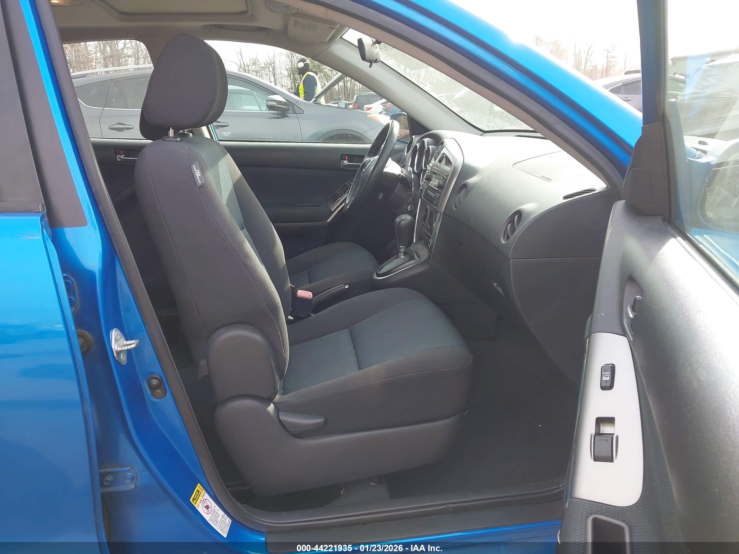 TOYOTA MATRIX image 5
