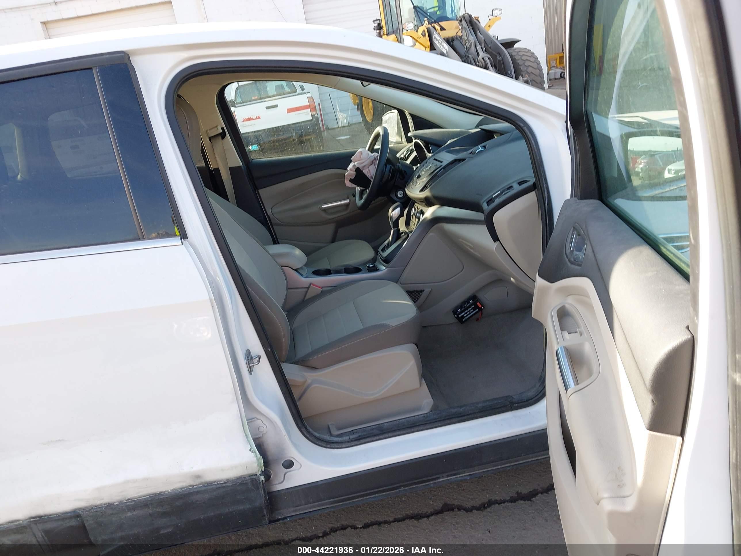 FORD ESCAPE image 5