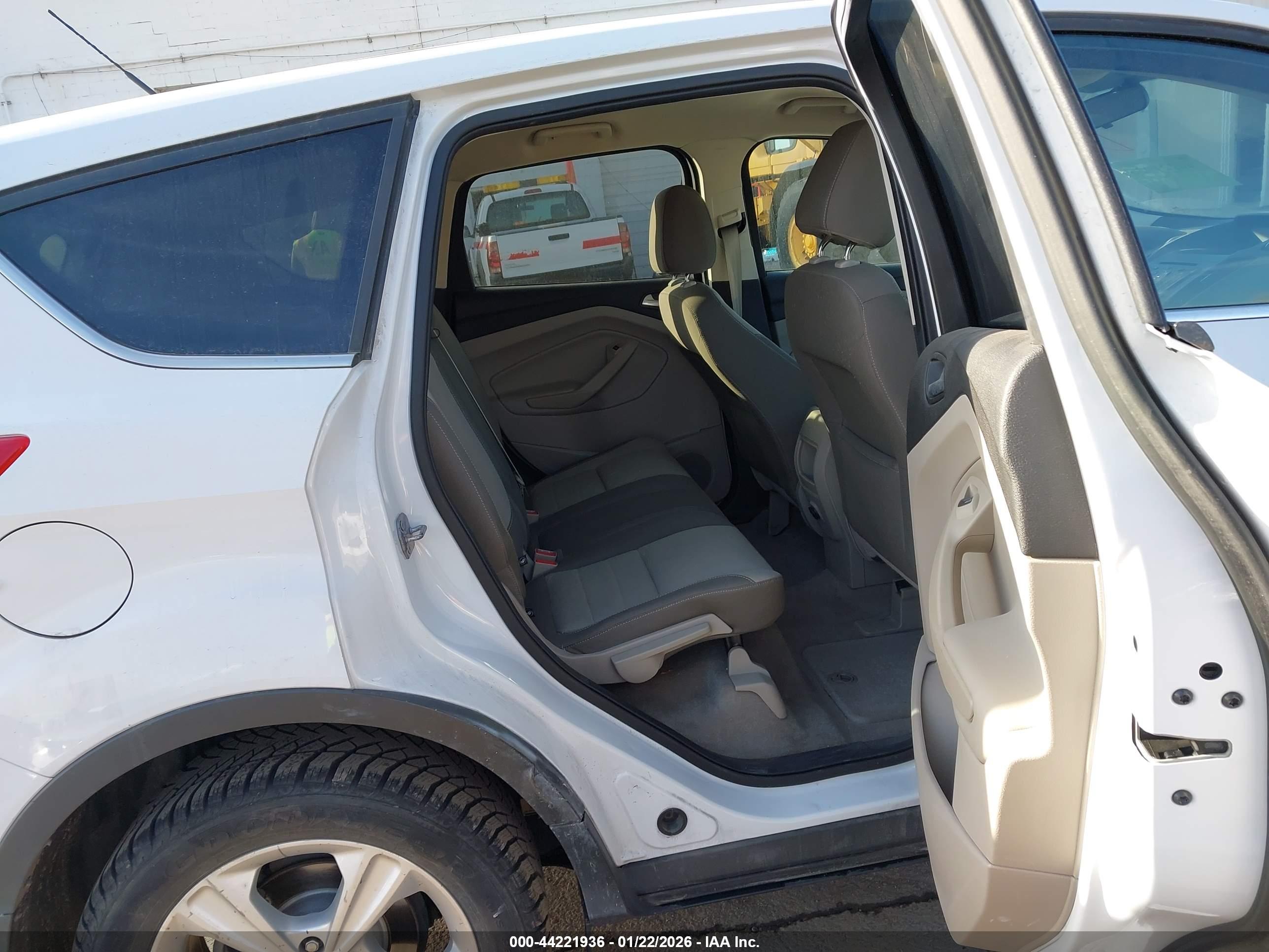 FORD ESCAPE image 8