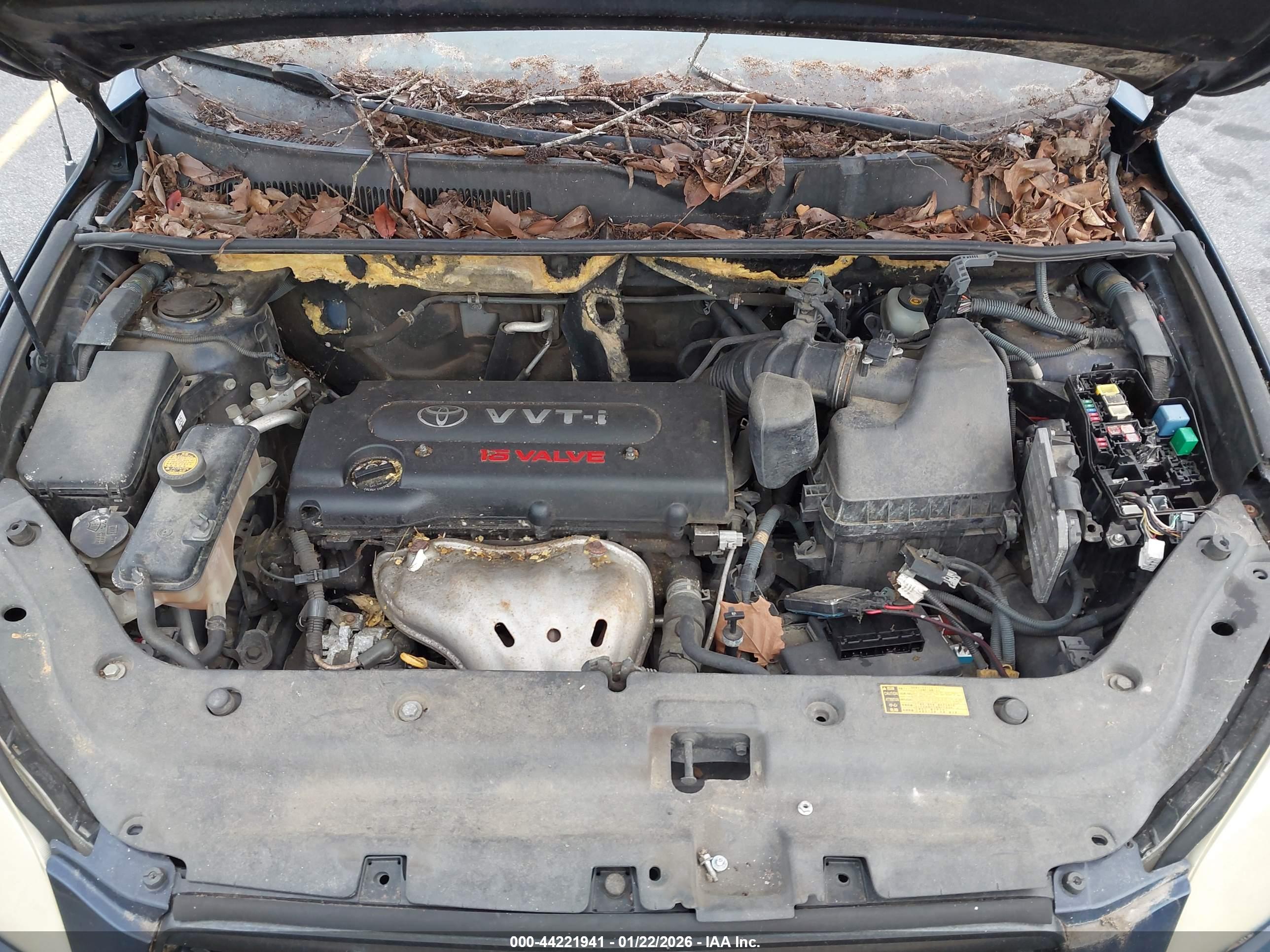 TOYOTA RAV4 image 10