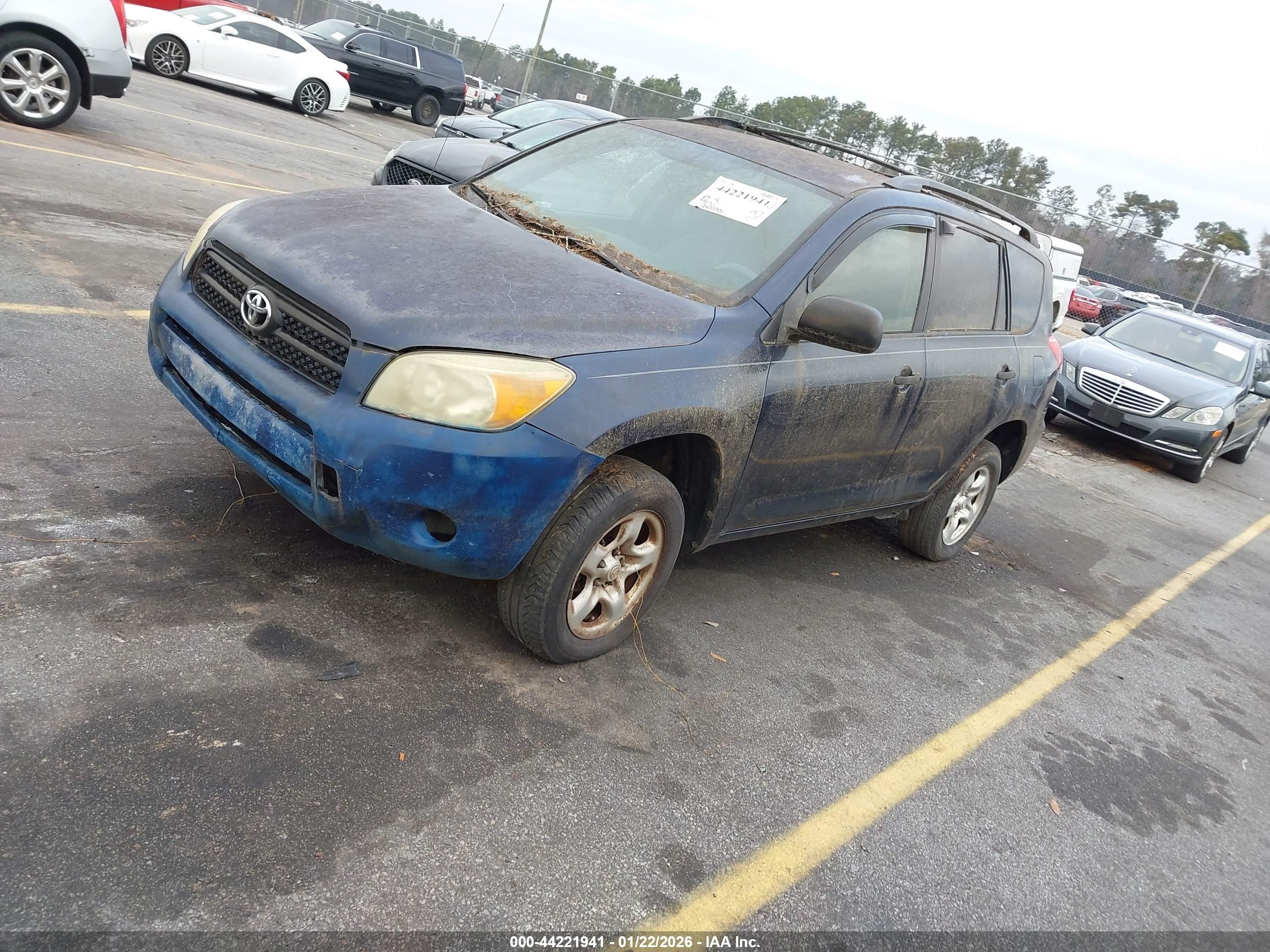 TOYOTA RAV4 image 2