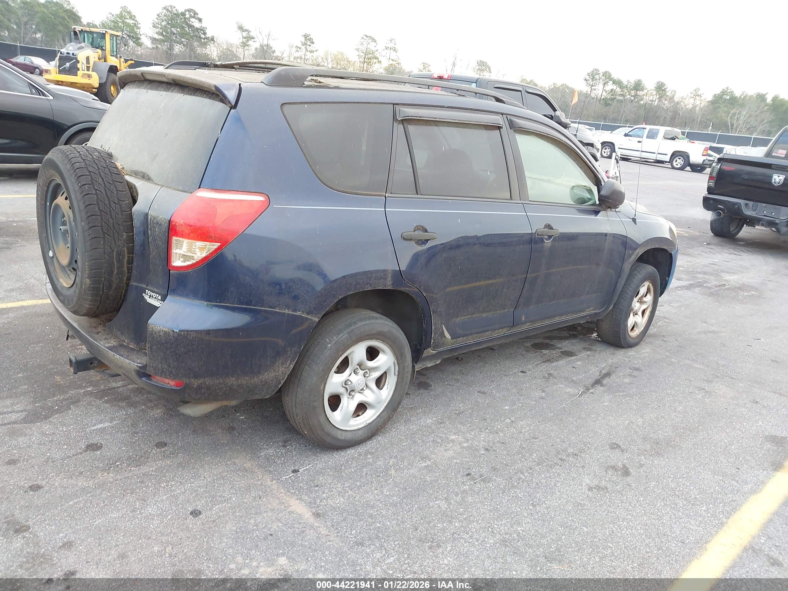TOYOTA RAV4 image 4