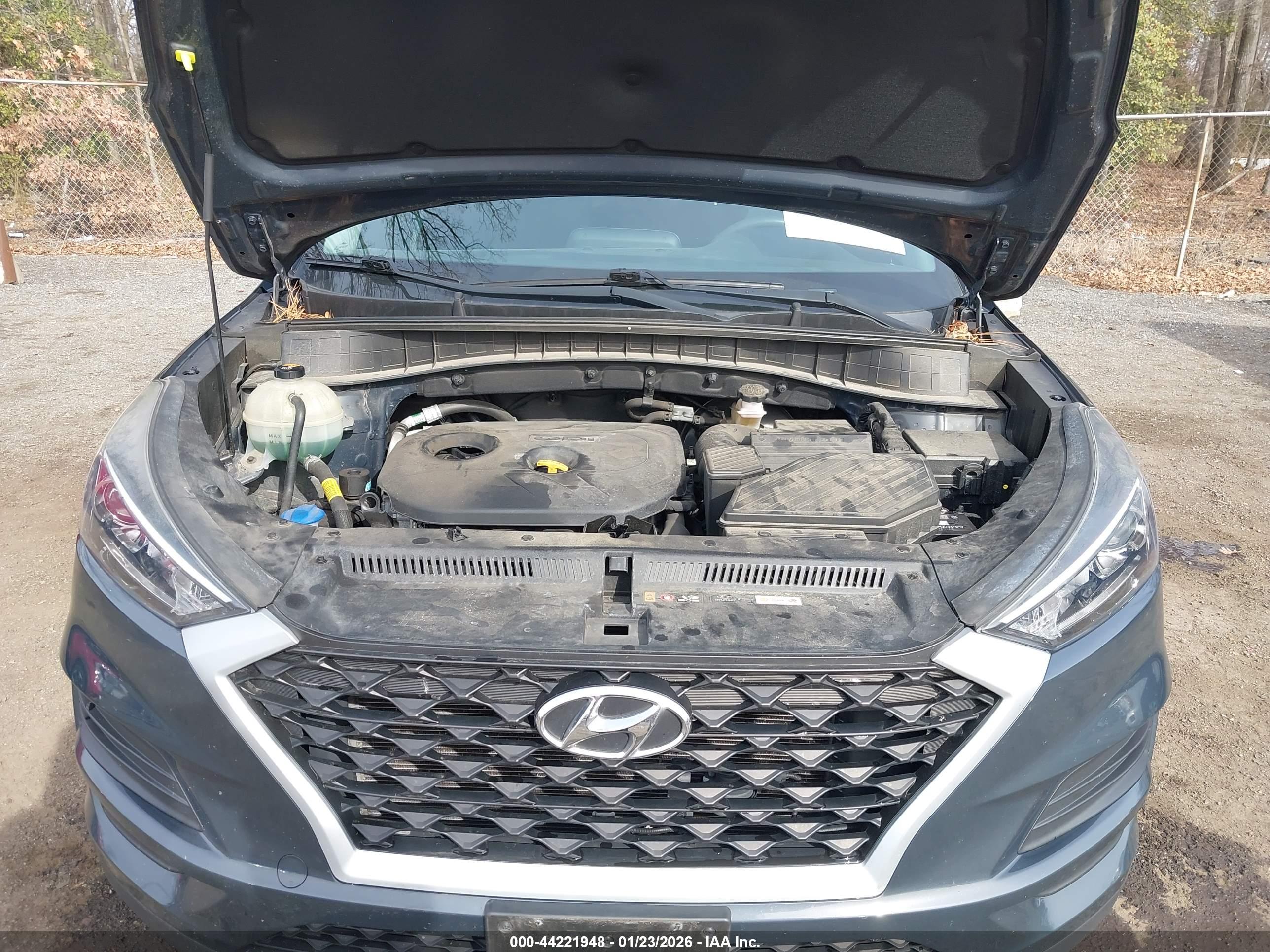 HYUNDAI TUCSON image 10