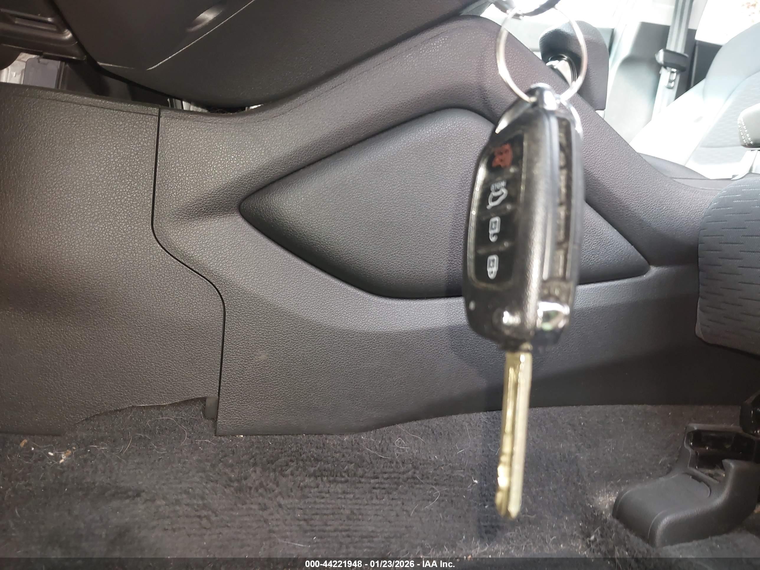 HYUNDAI TUCSON image 11