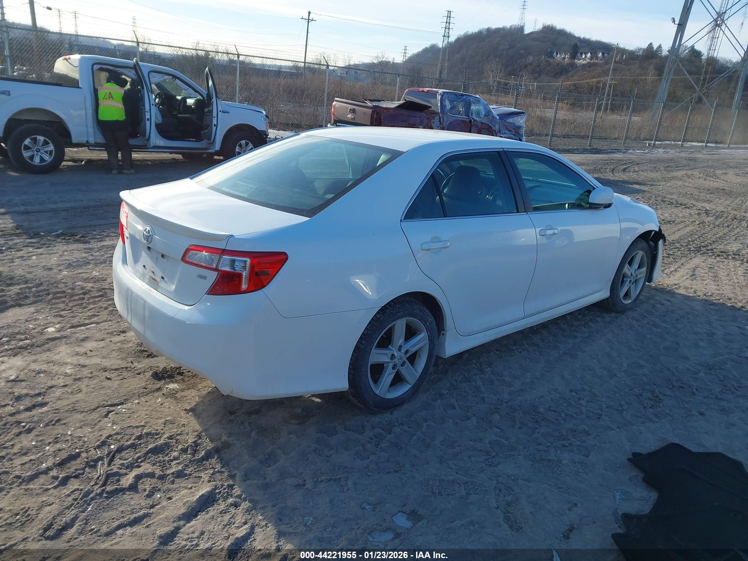 TOYOTA CAMRY image 4