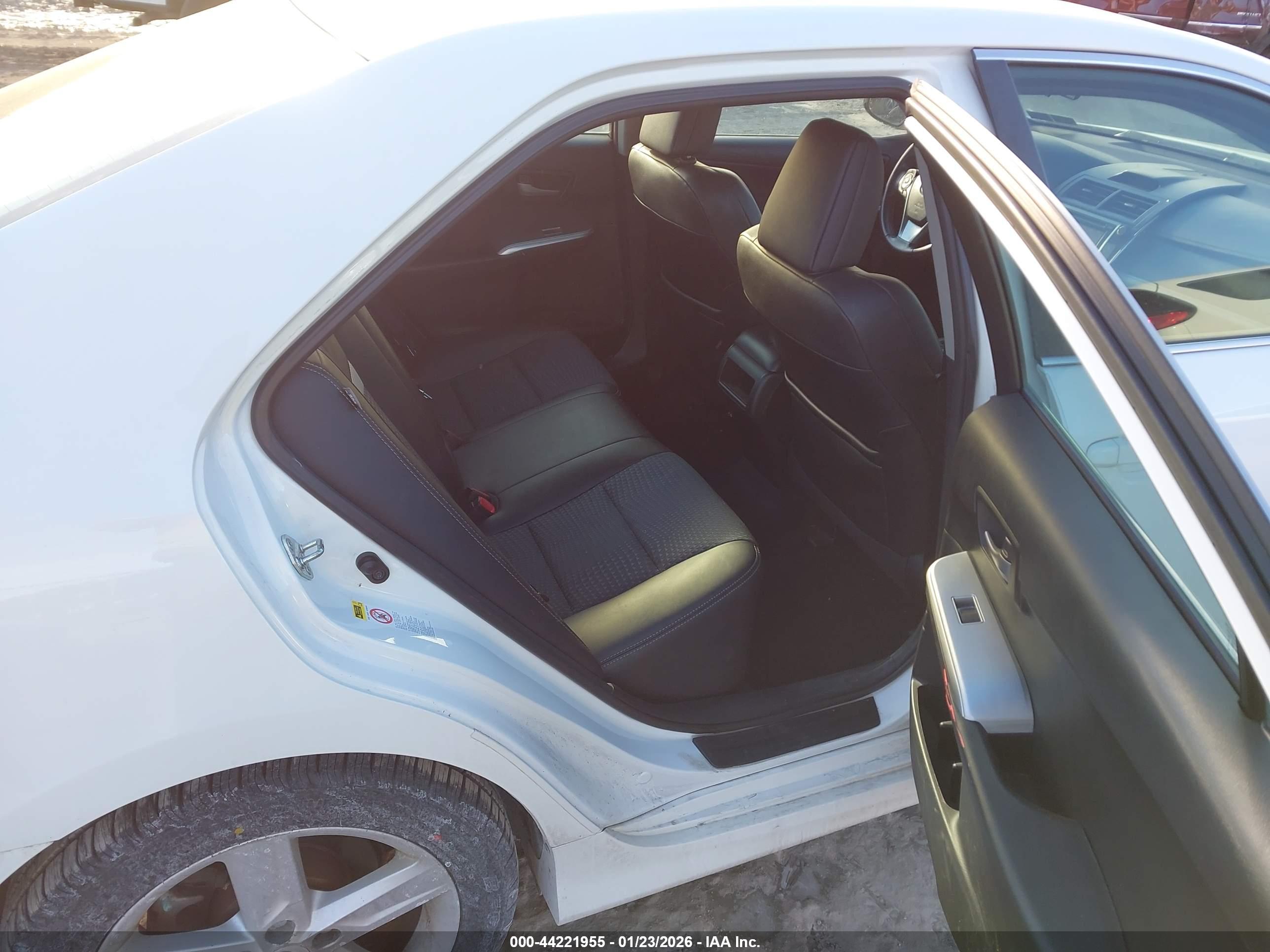 TOYOTA CAMRY image 8