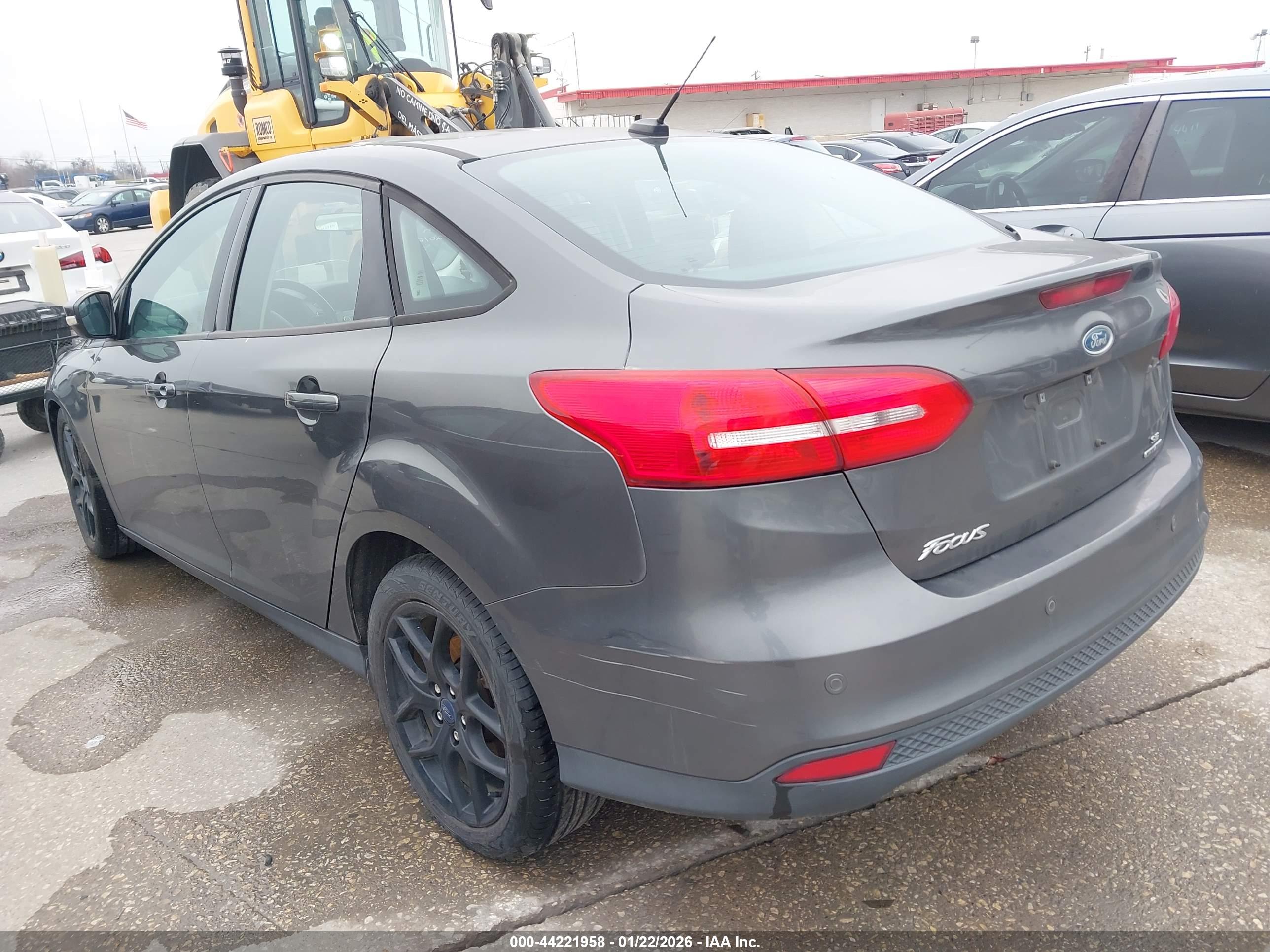 FORD FOCUS image 3