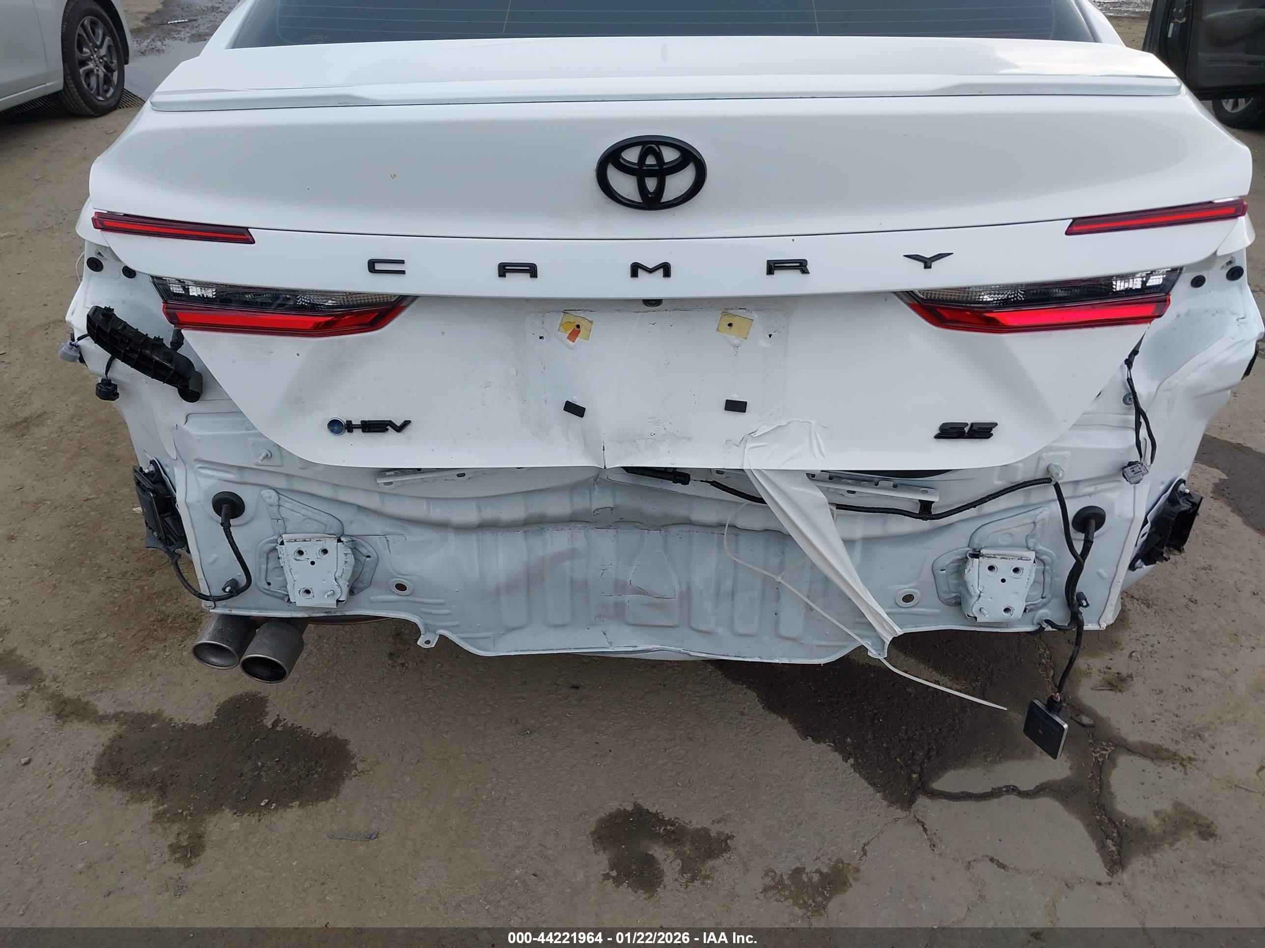 TOYOTA CAMRY image 6