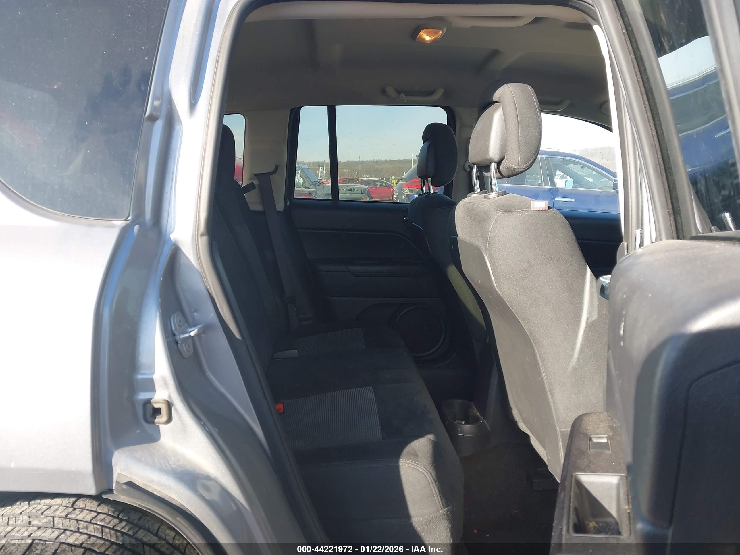 JEEP COMPASS image 8
