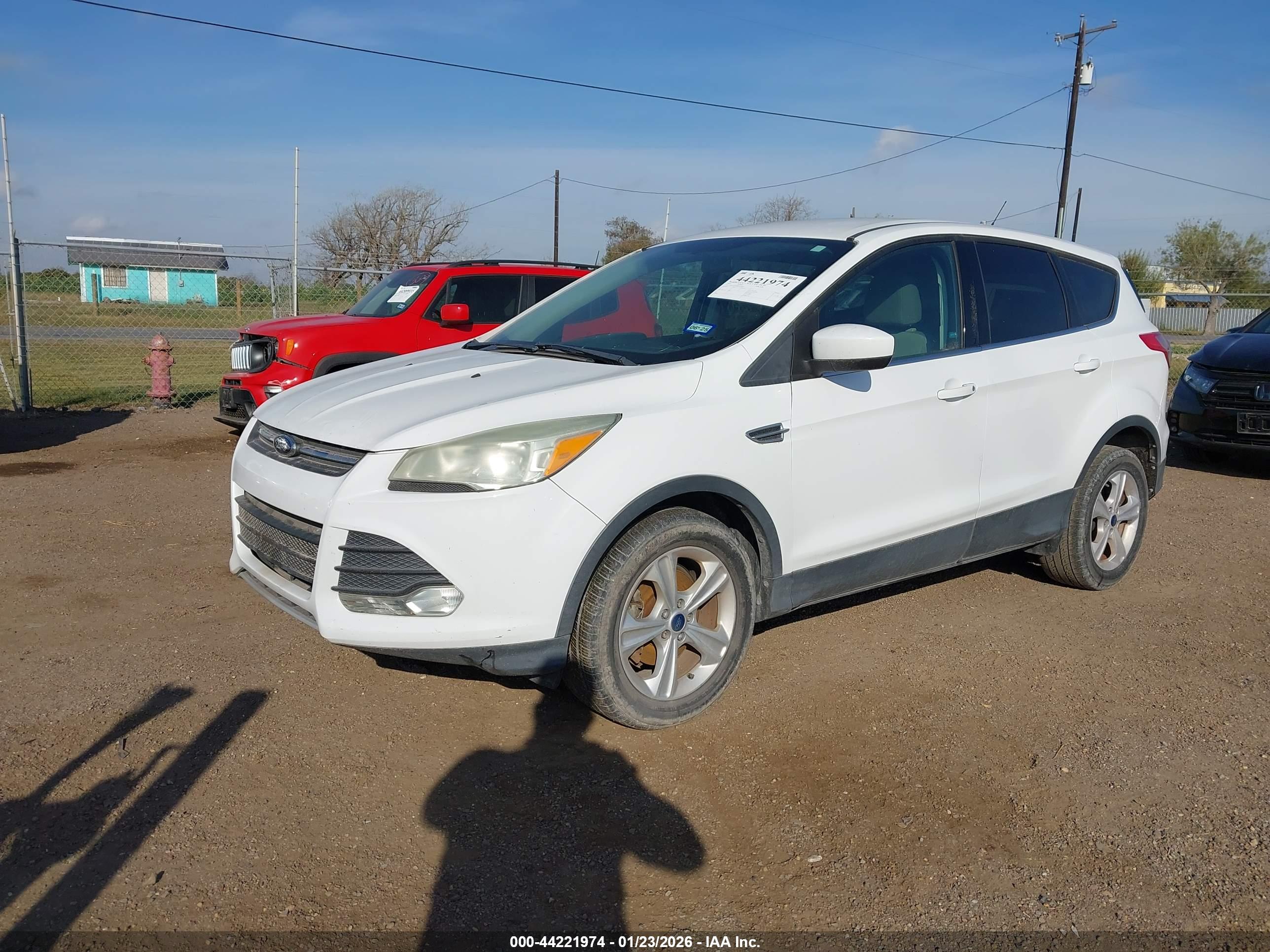 FORD ESCAPE image 2