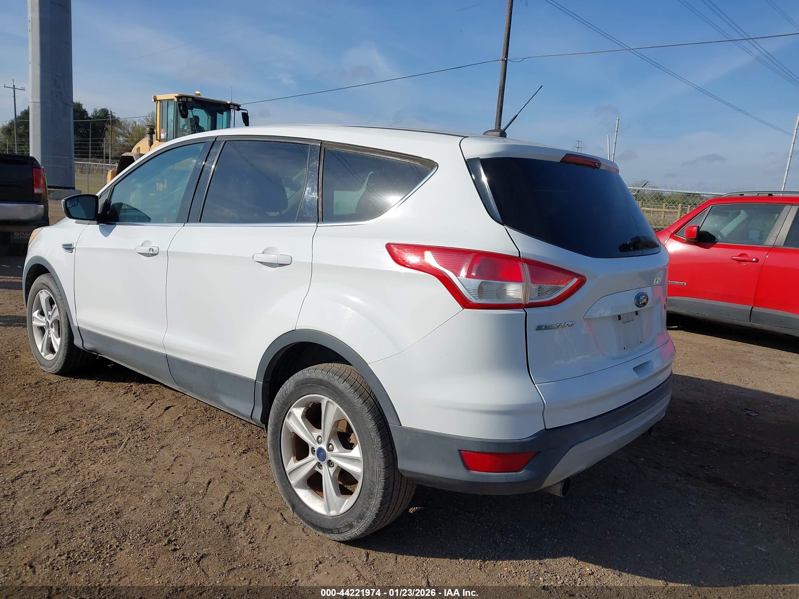 FORD ESCAPE image 3