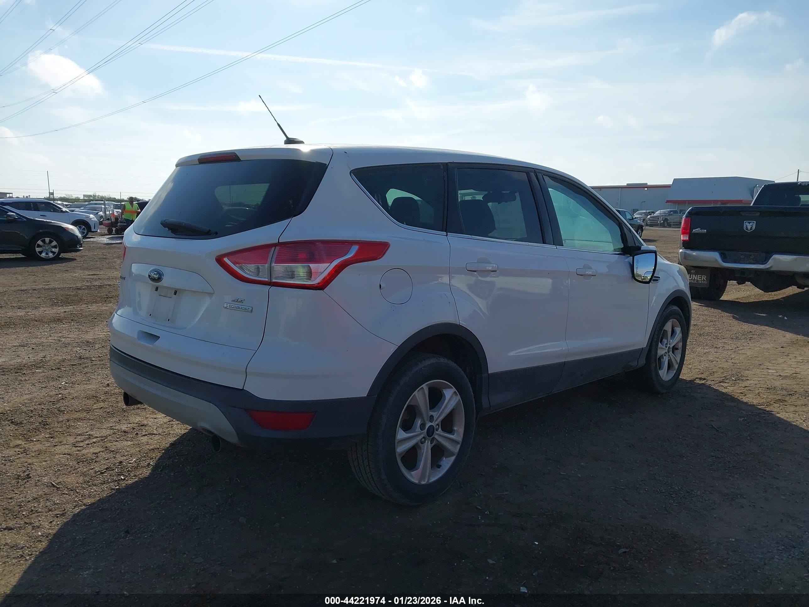 FORD ESCAPE image 4
