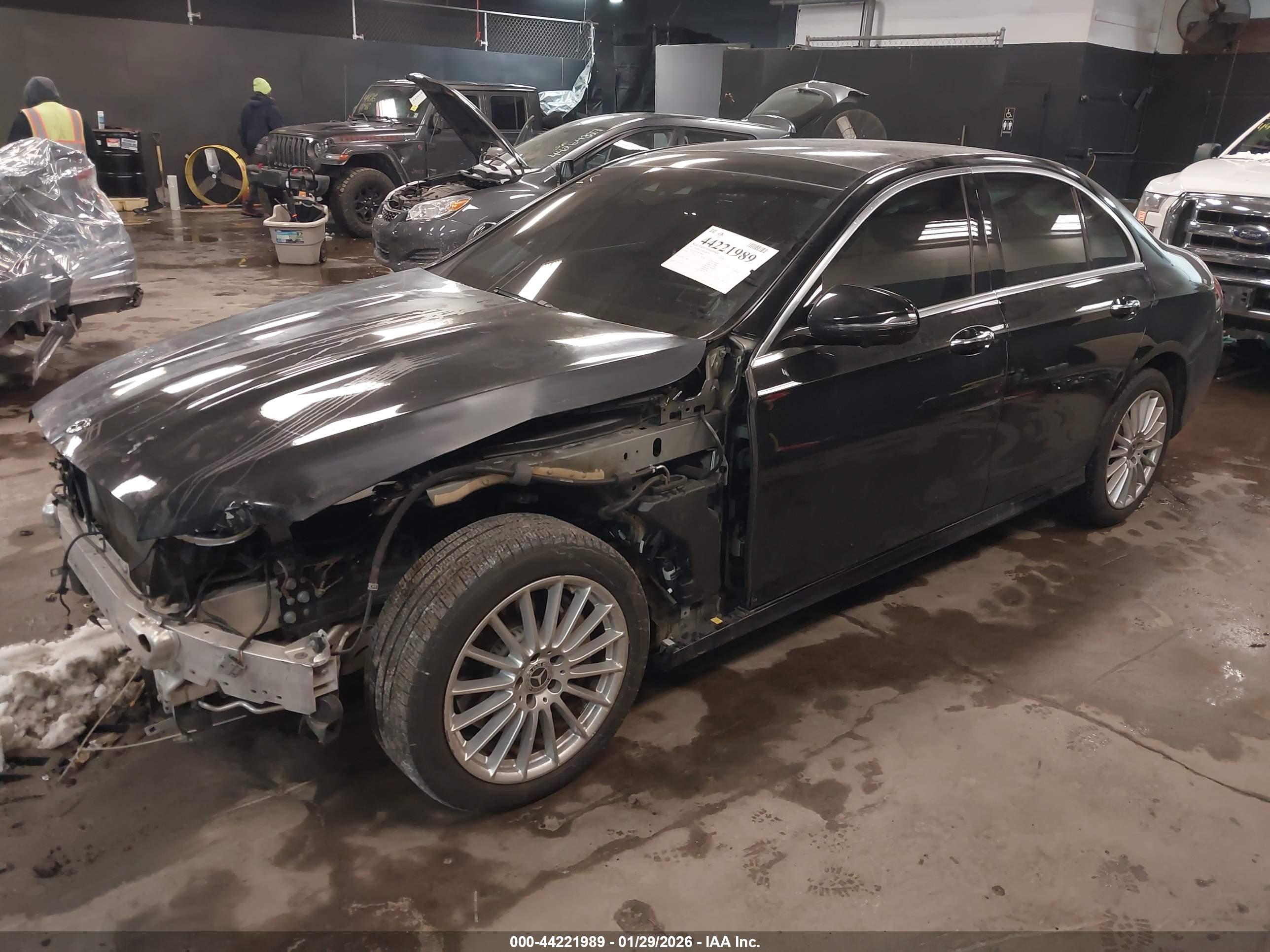 MERCEDES-BENZ E image 2