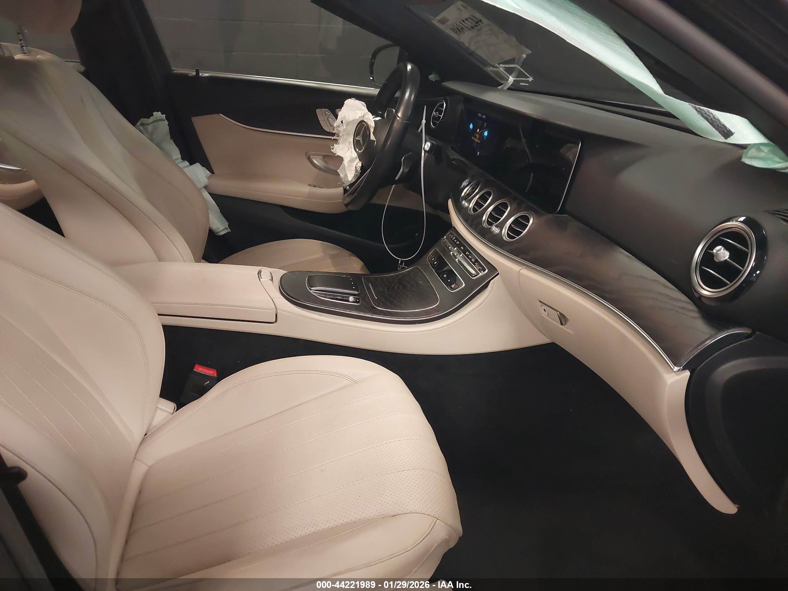 MERCEDES-BENZ E image 5