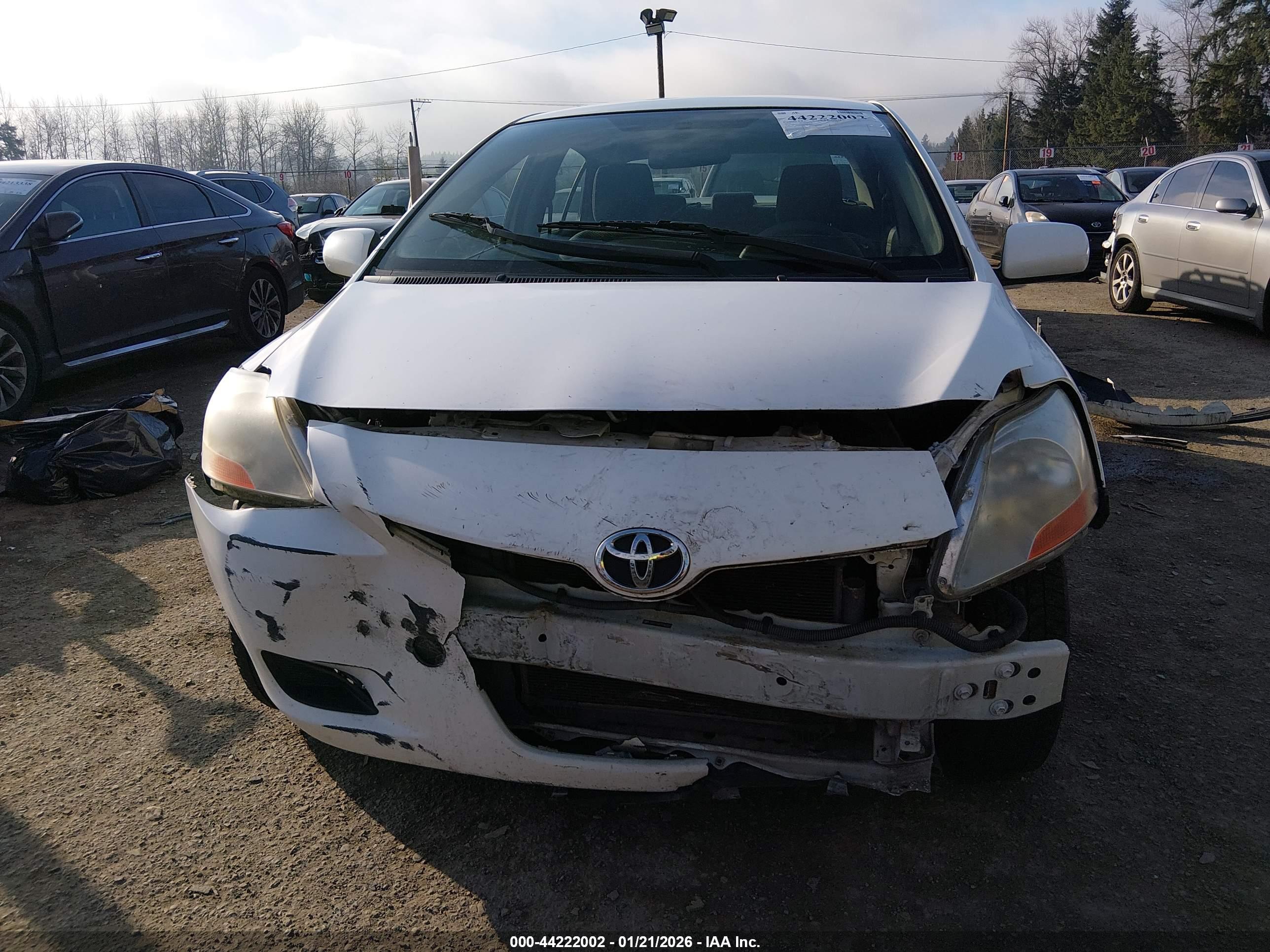TOYOTA YARIS image 6
