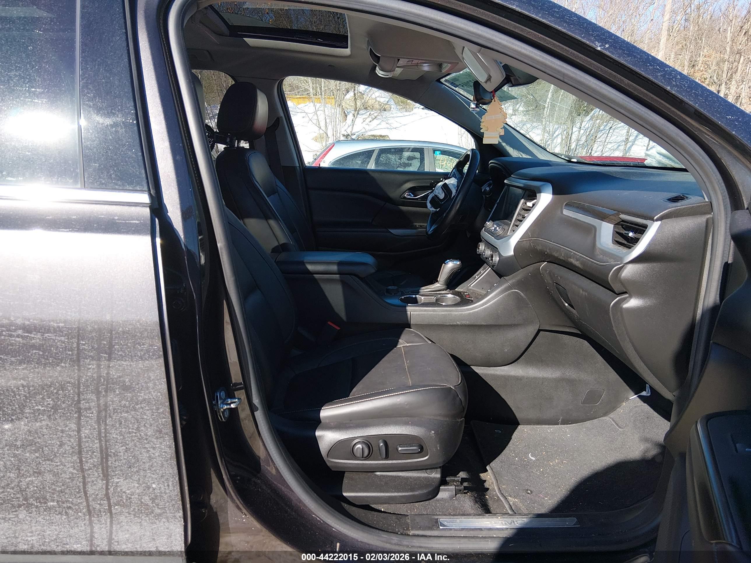GMC ACADIA image 5
