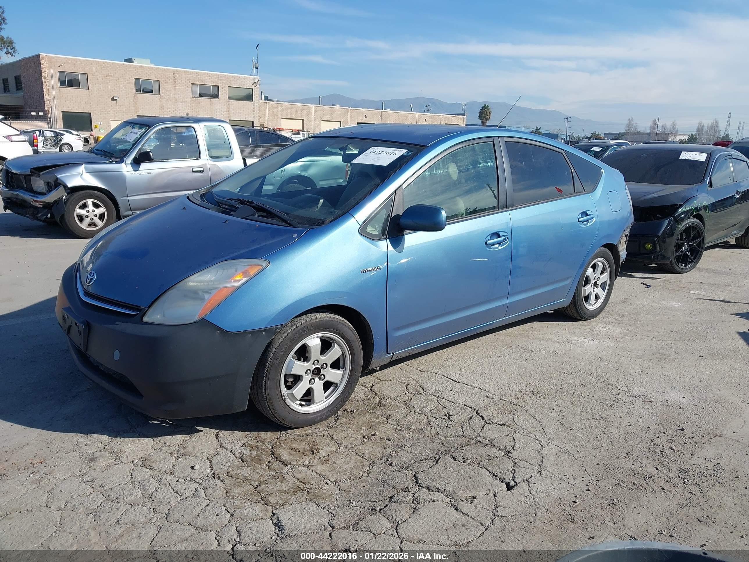 TOYOTA PRIUS image 2