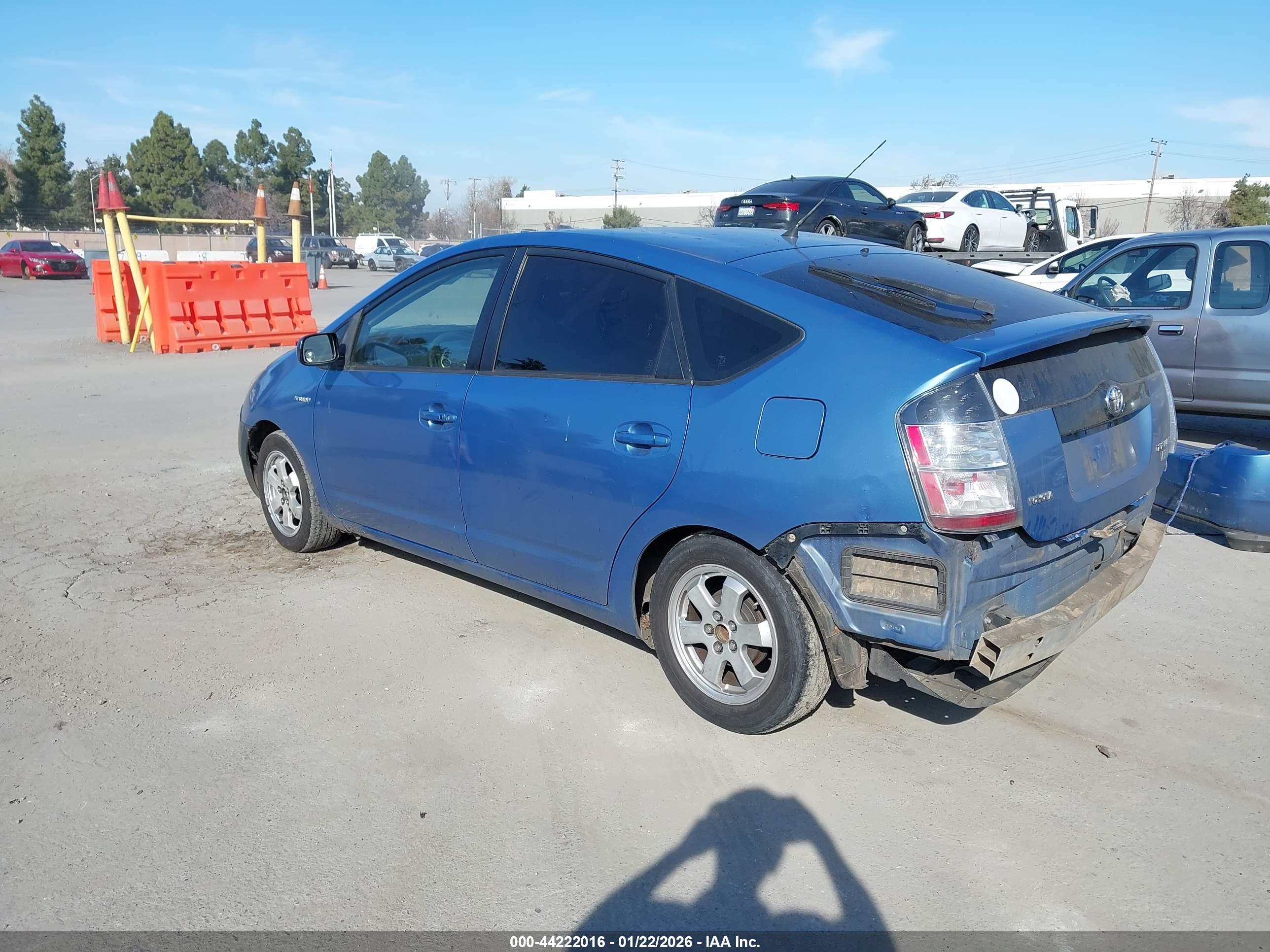 TOYOTA PRIUS image 3