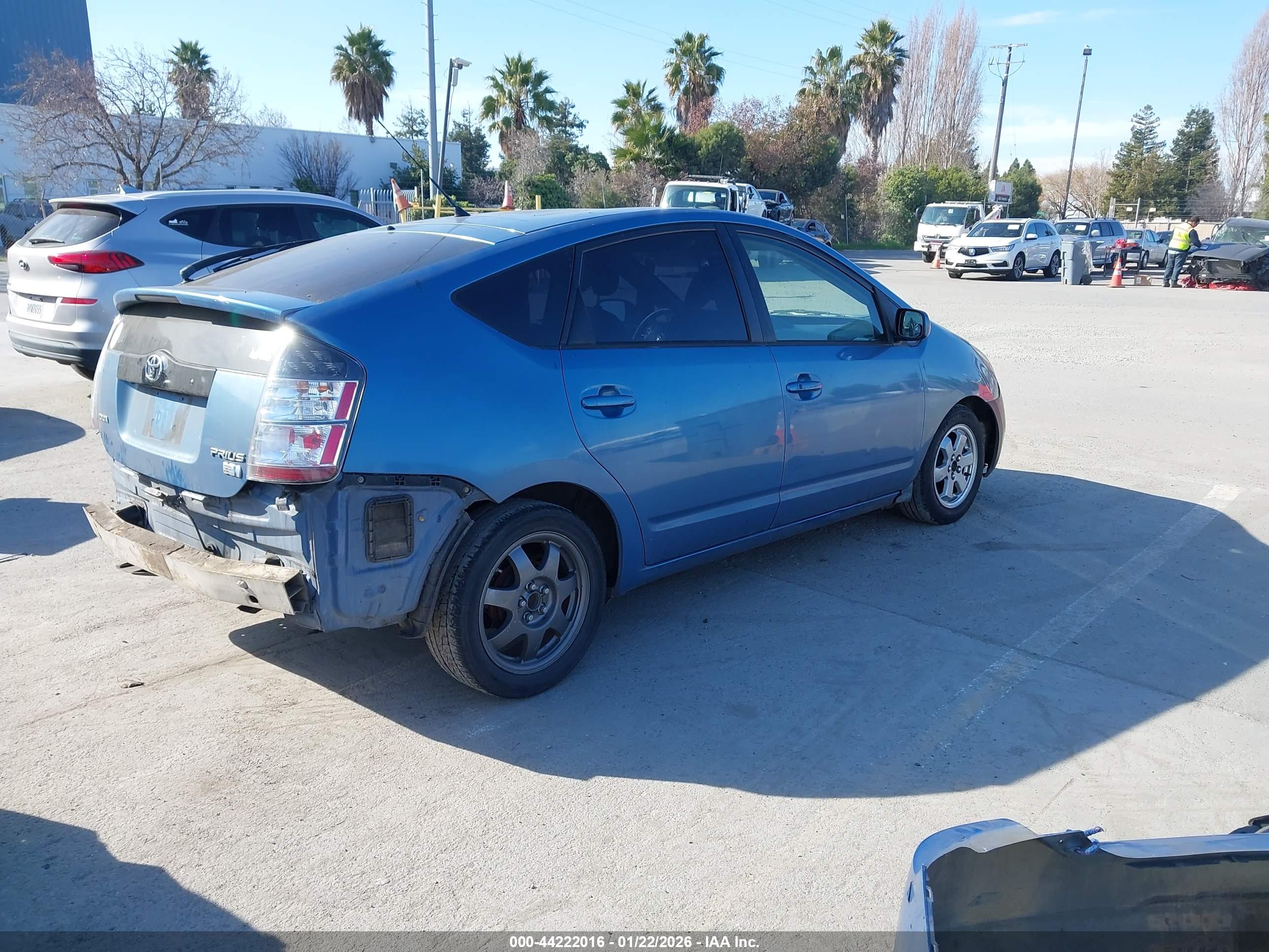 TOYOTA PRIUS image 4