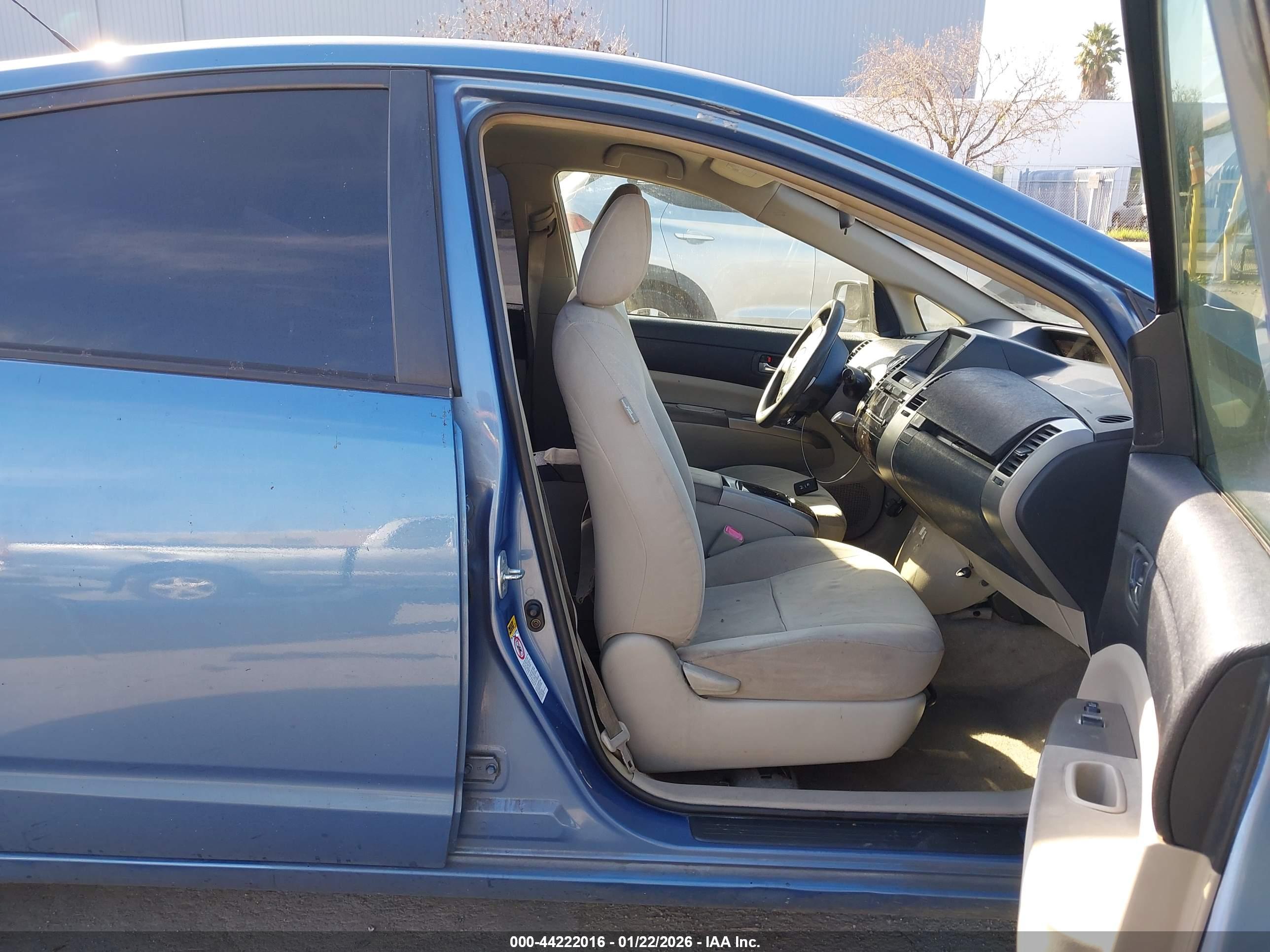 TOYOTA PRIUS image 5