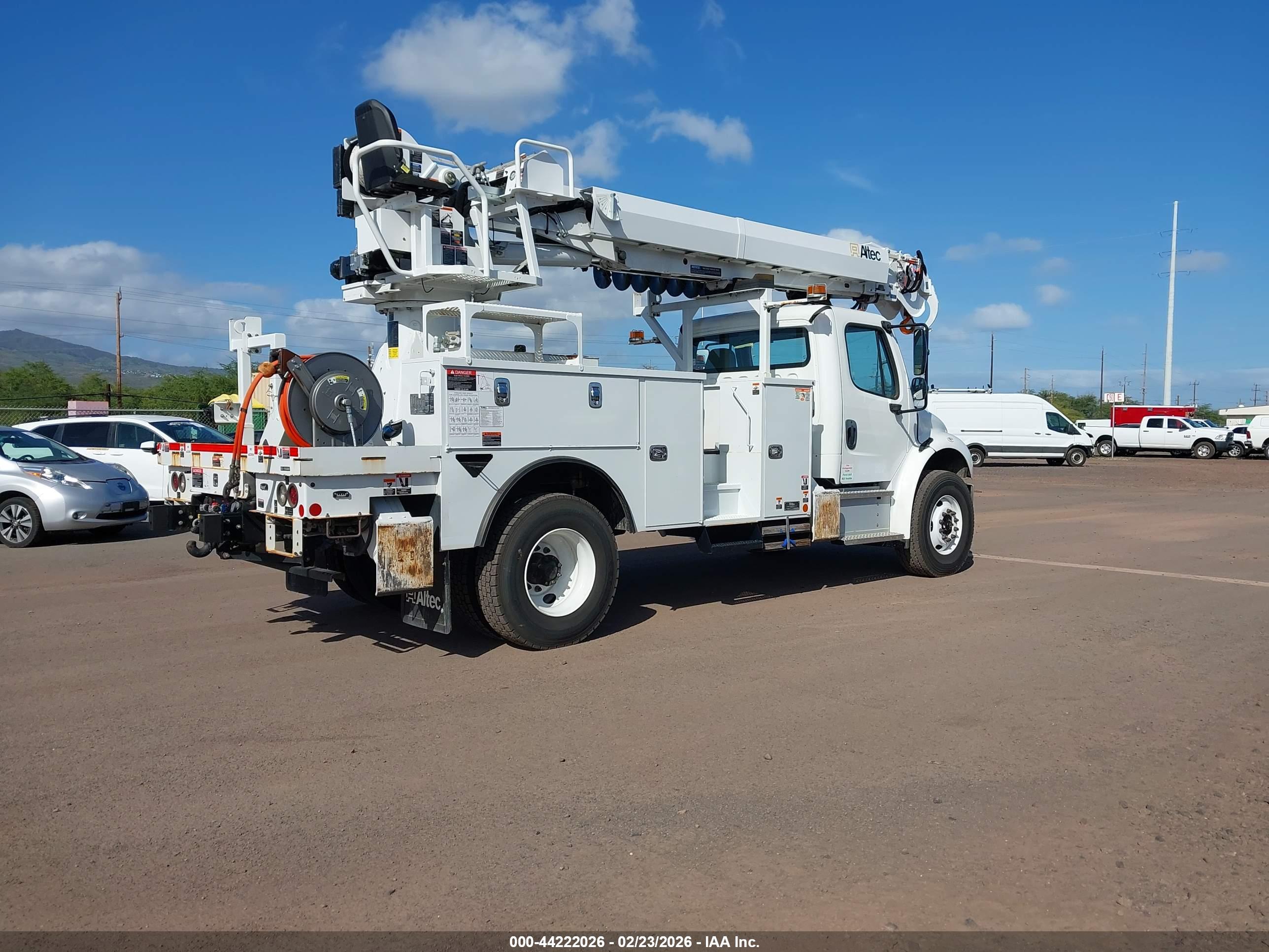 FREIGHTLINER M2 image 4