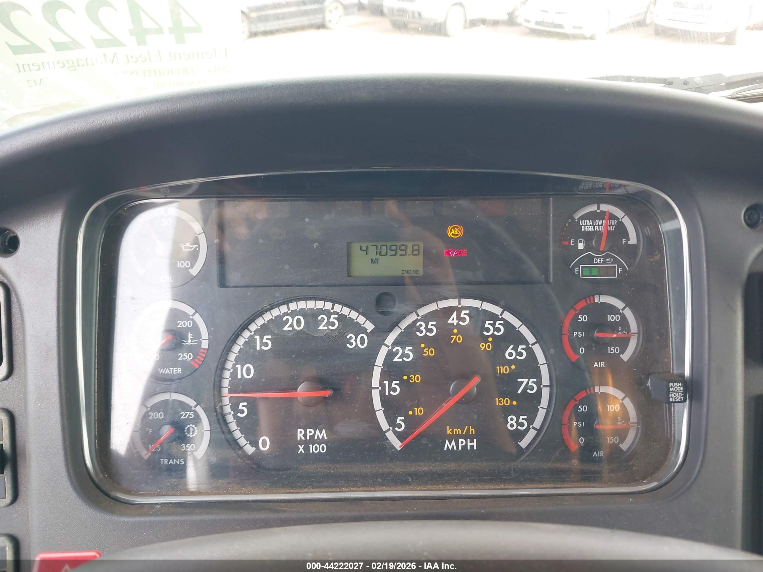 FREIGHTLINER M2 image 6