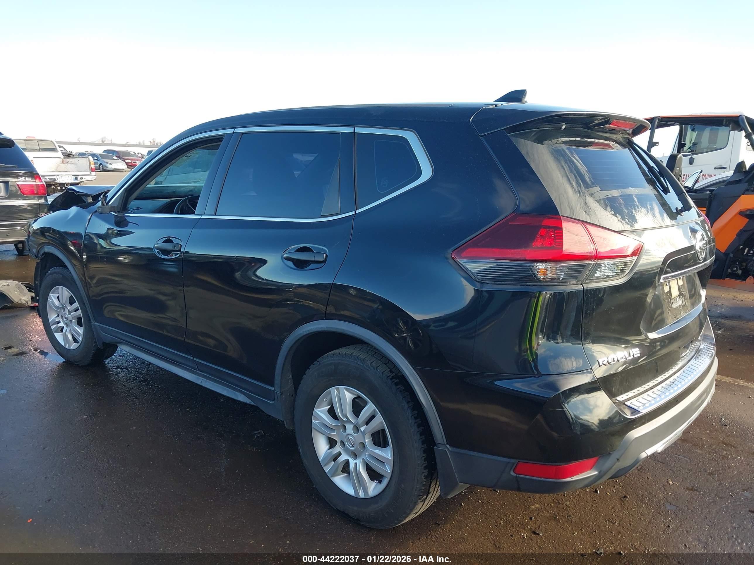 NISSAN ROGUE image 3
