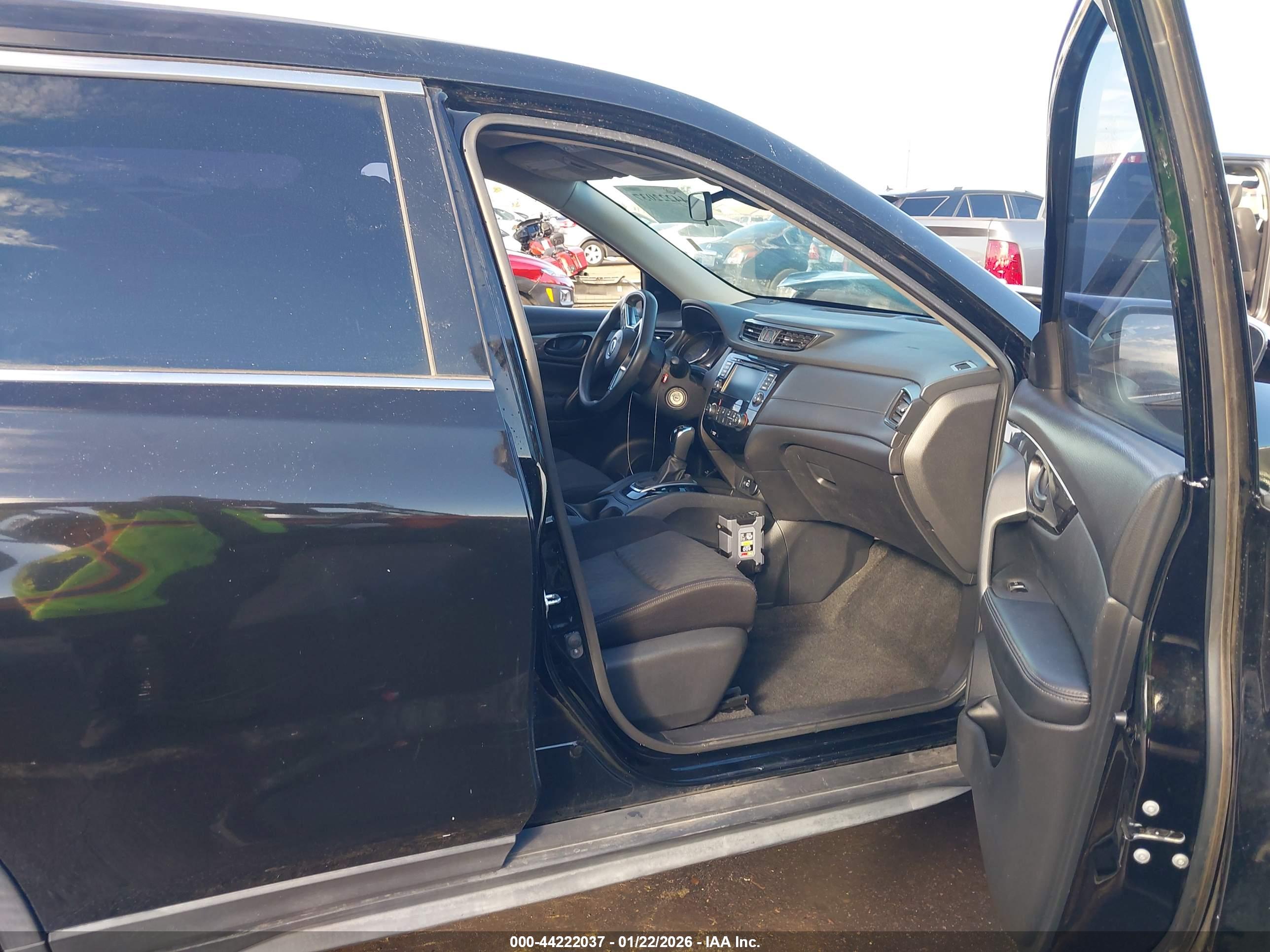 NISSAN ROGUE image 5