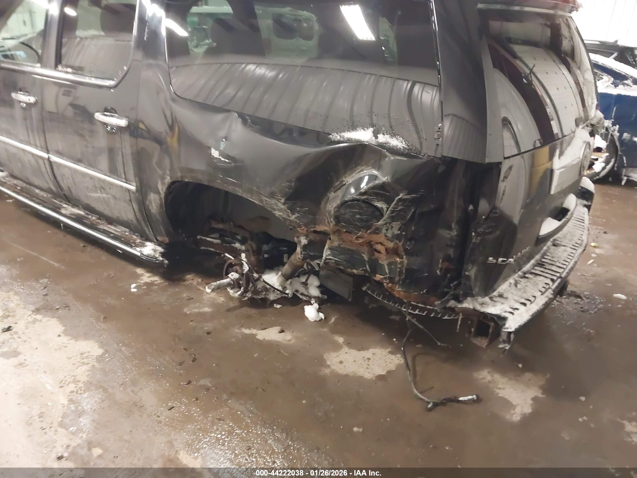 CADILLAC ESCALADE image 6