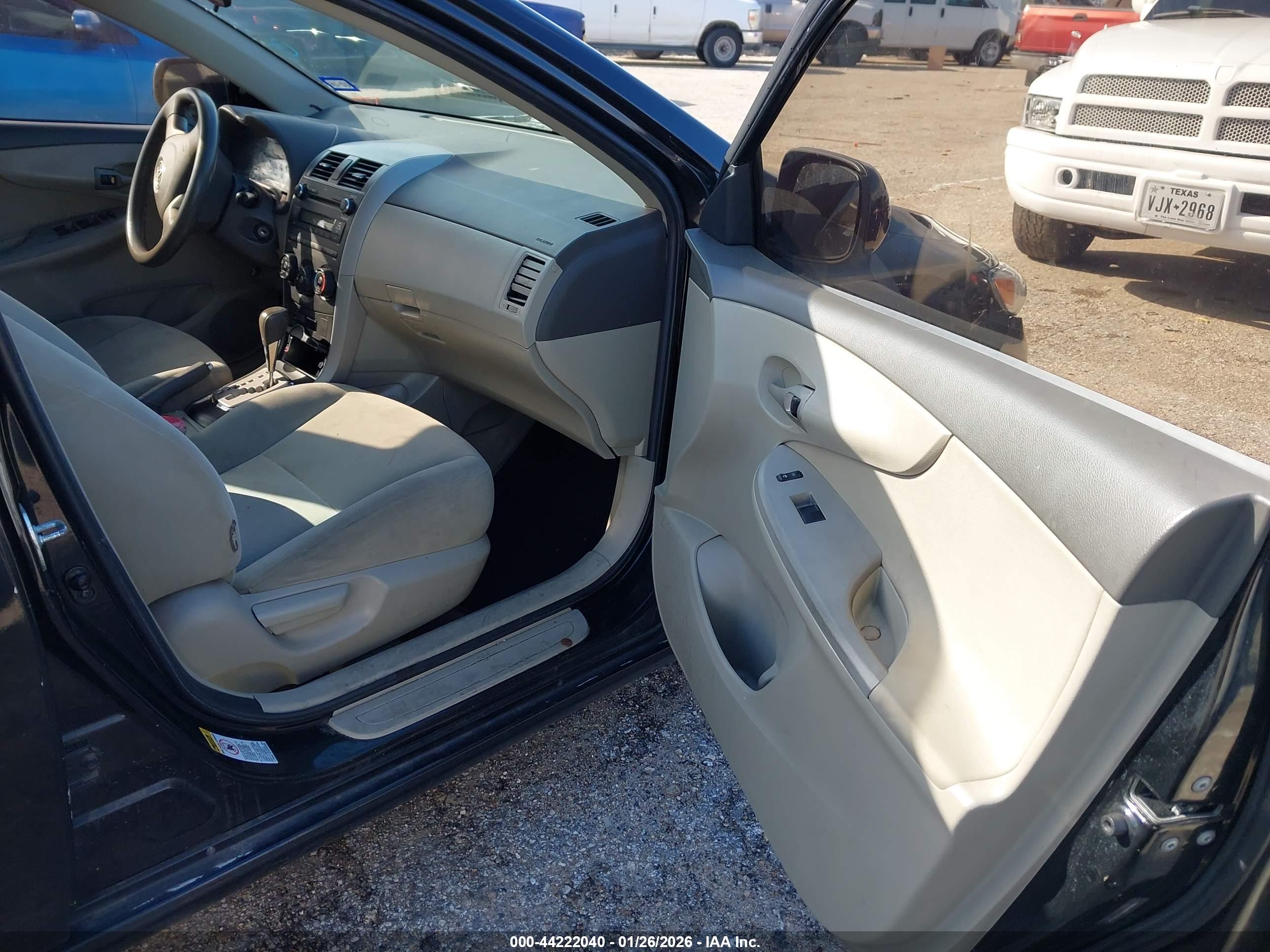TOYOTA COROLLA image 5