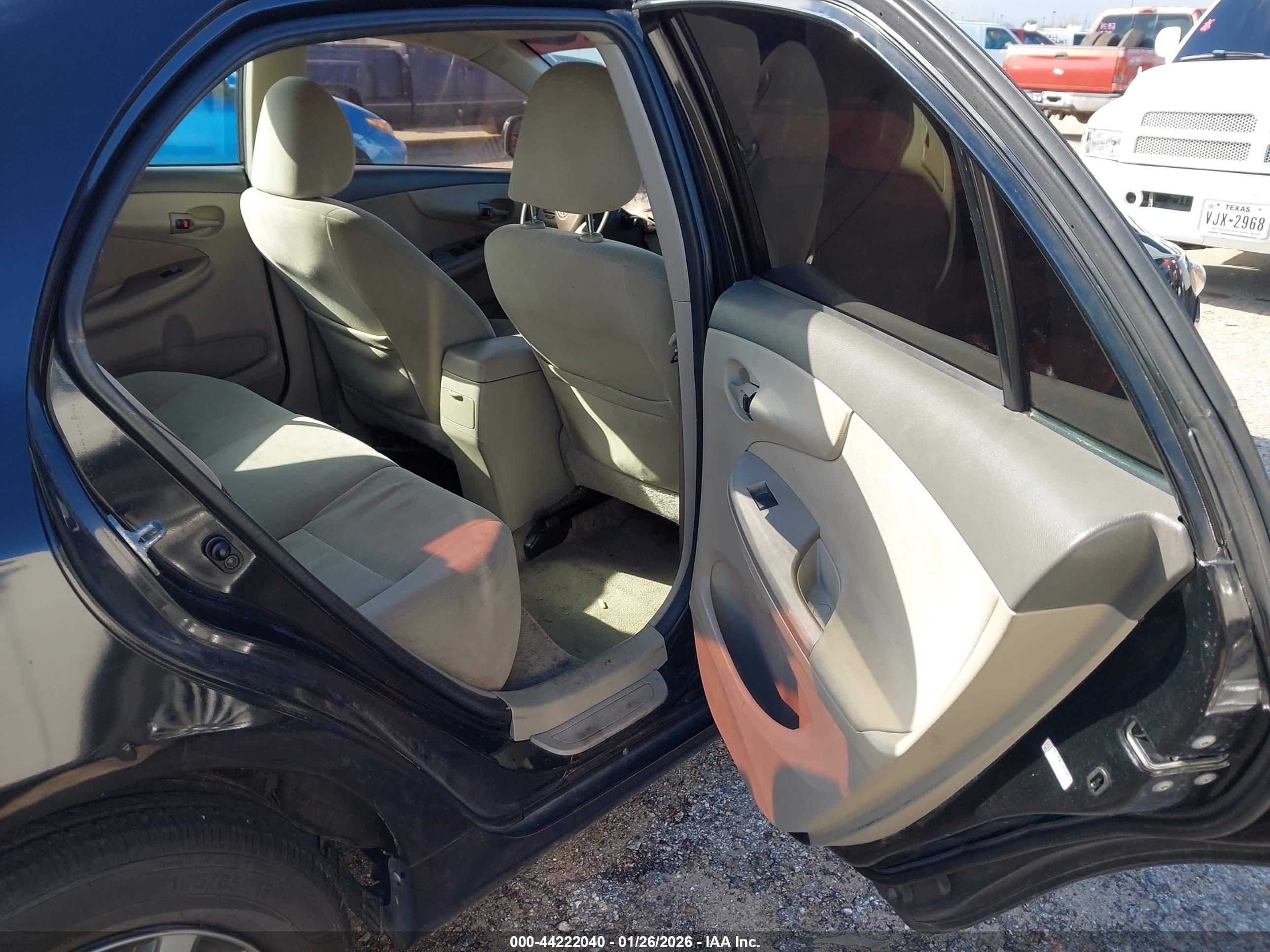 TOYOTA COROLLA image 8