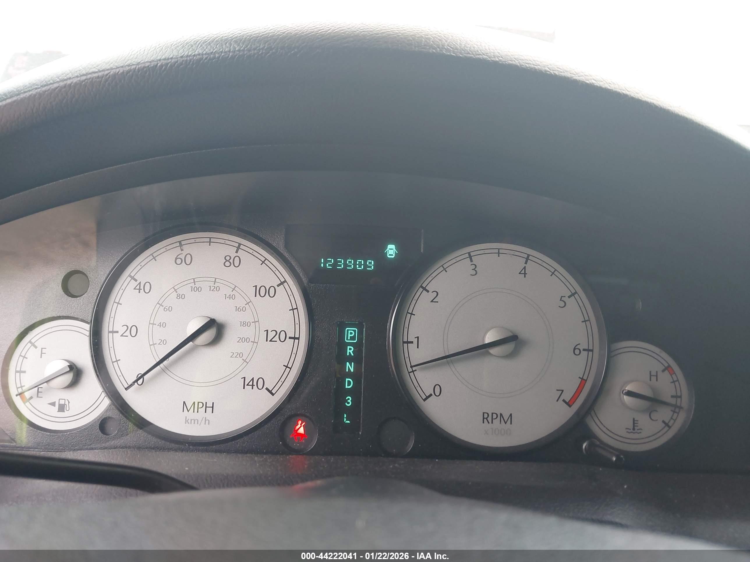 CHRYSLER 300 image 7