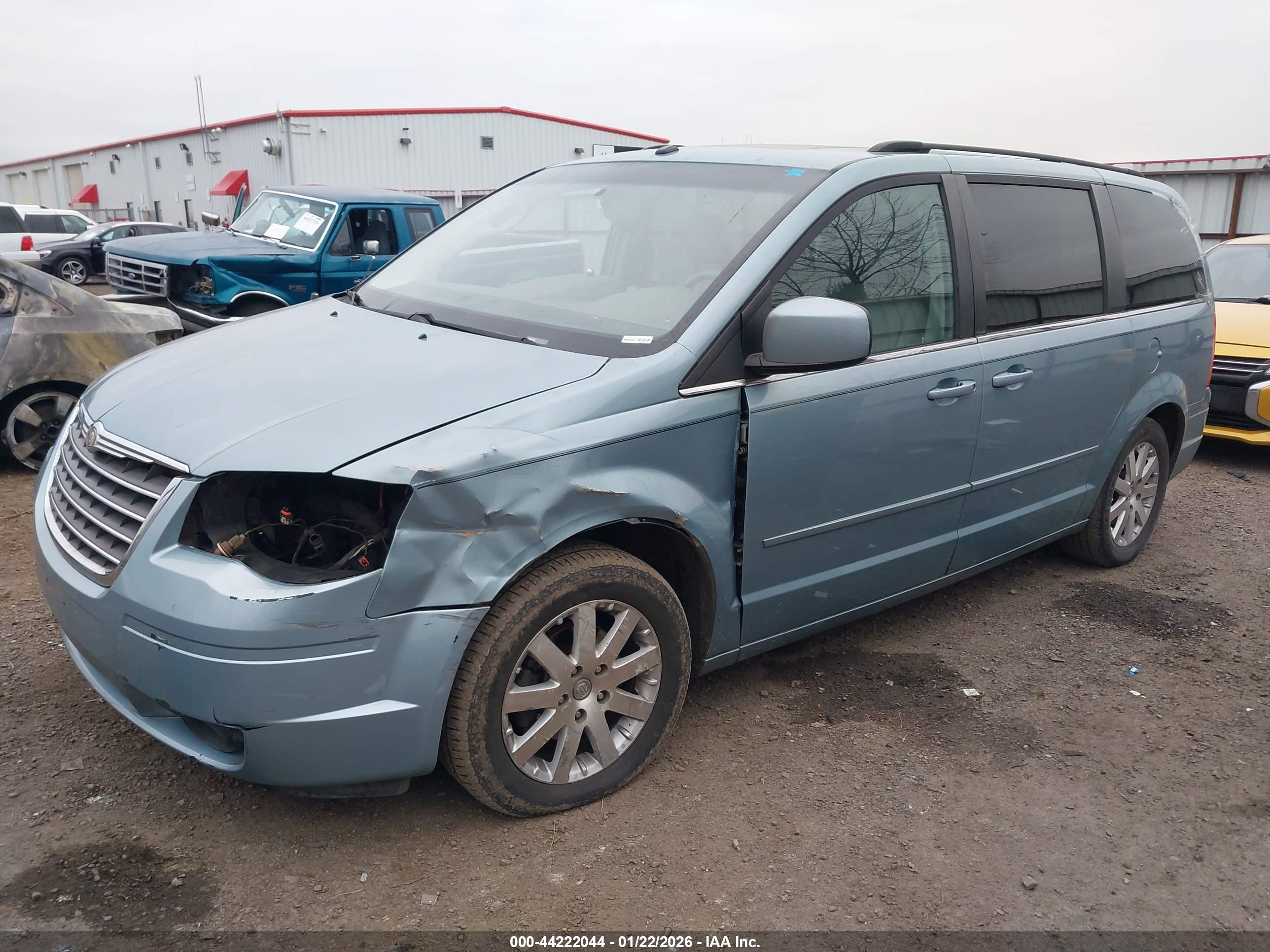 CHRYSLER TOWN image 2
