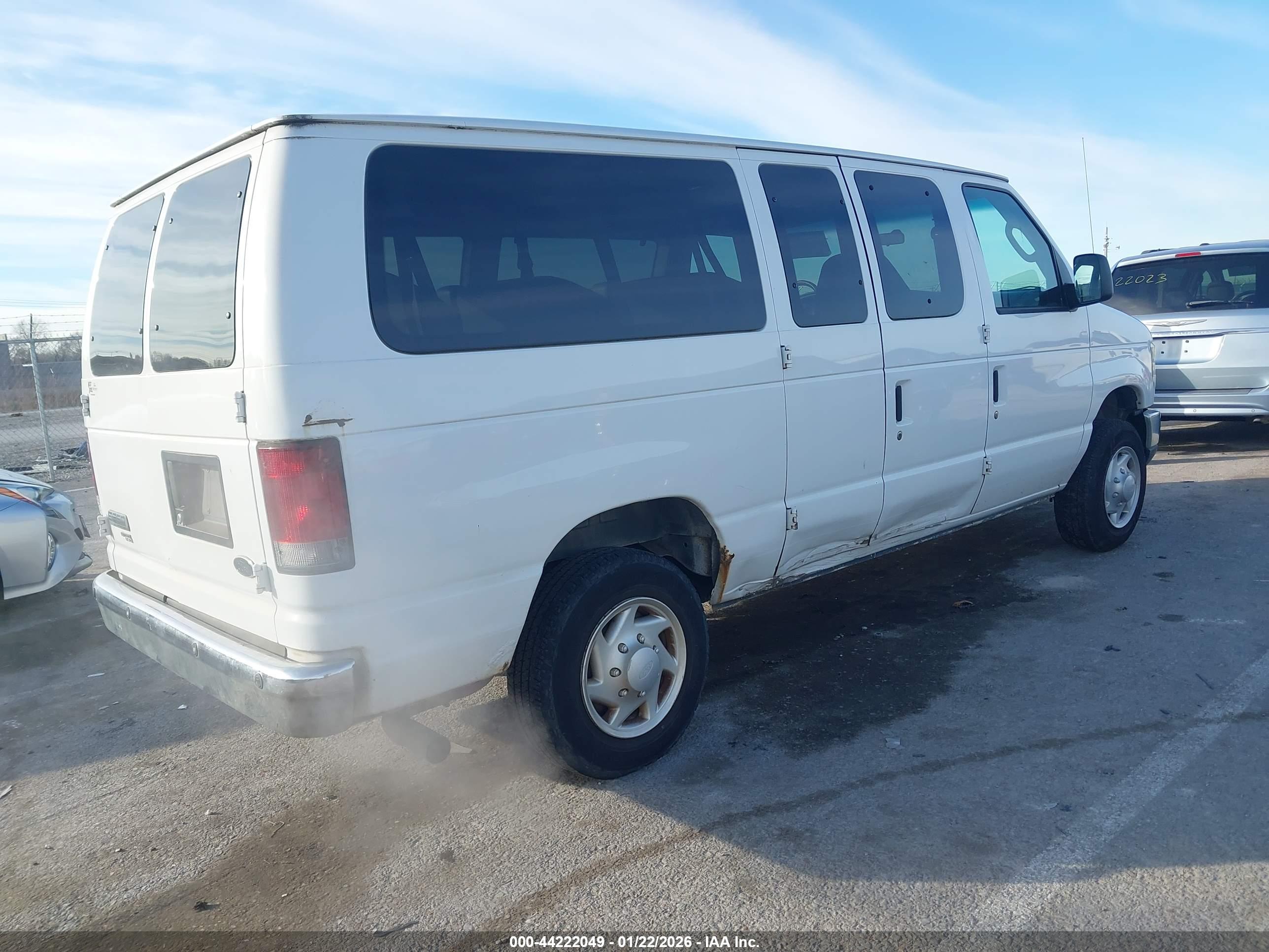 FORD E-350 image 4