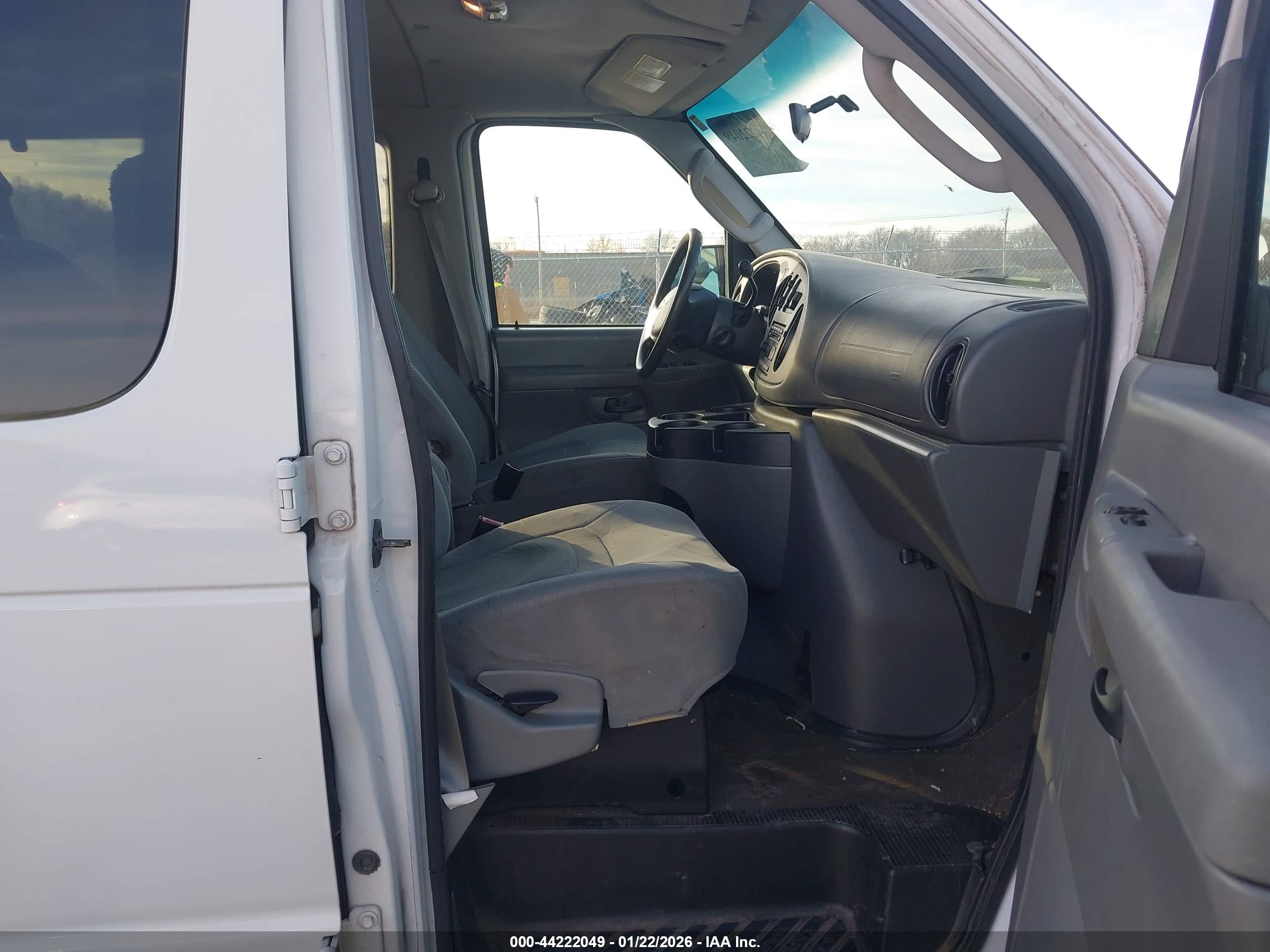 FORD E-350 image 5