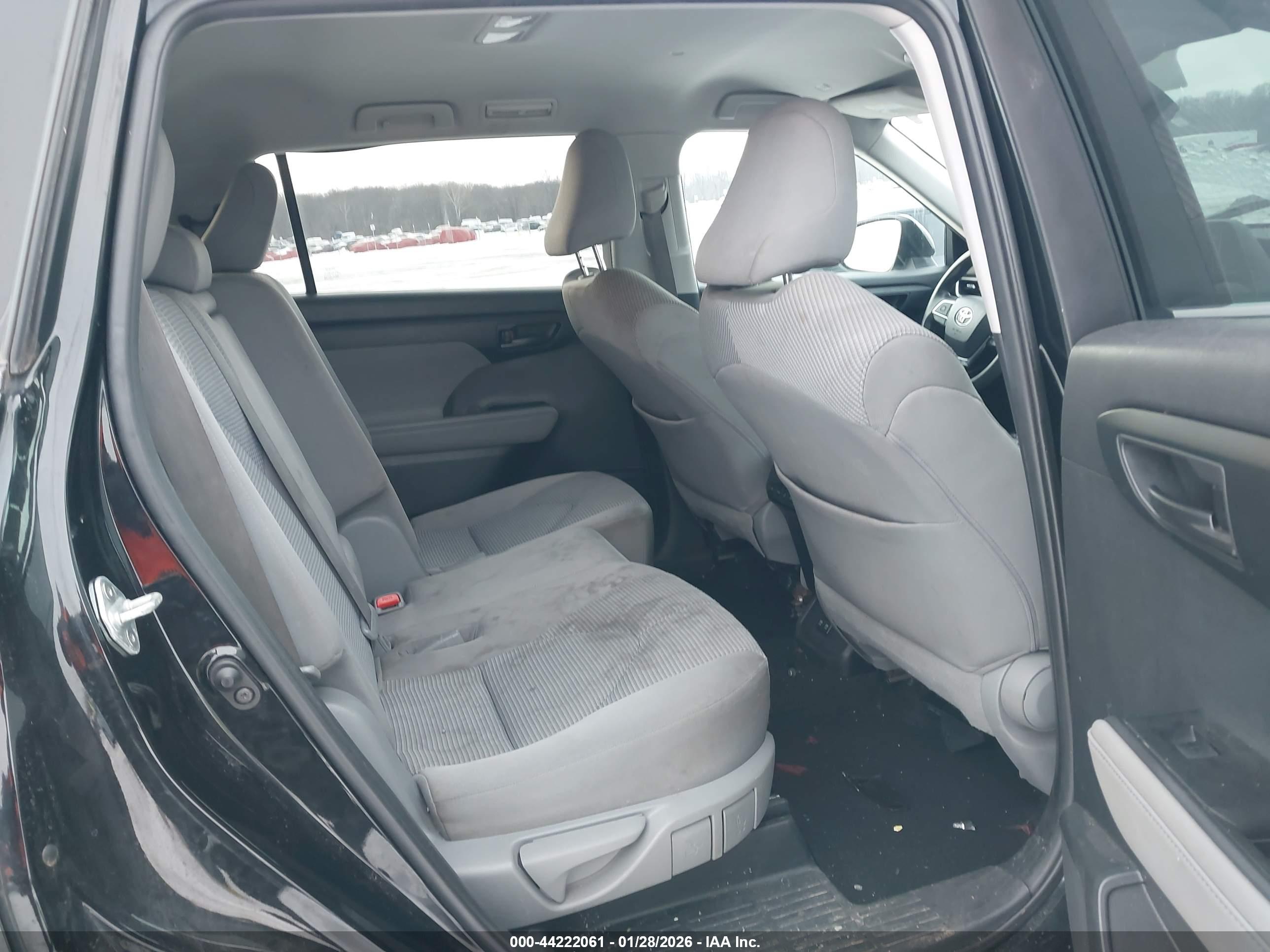 TOYOTA HIGHLANDER image 8
