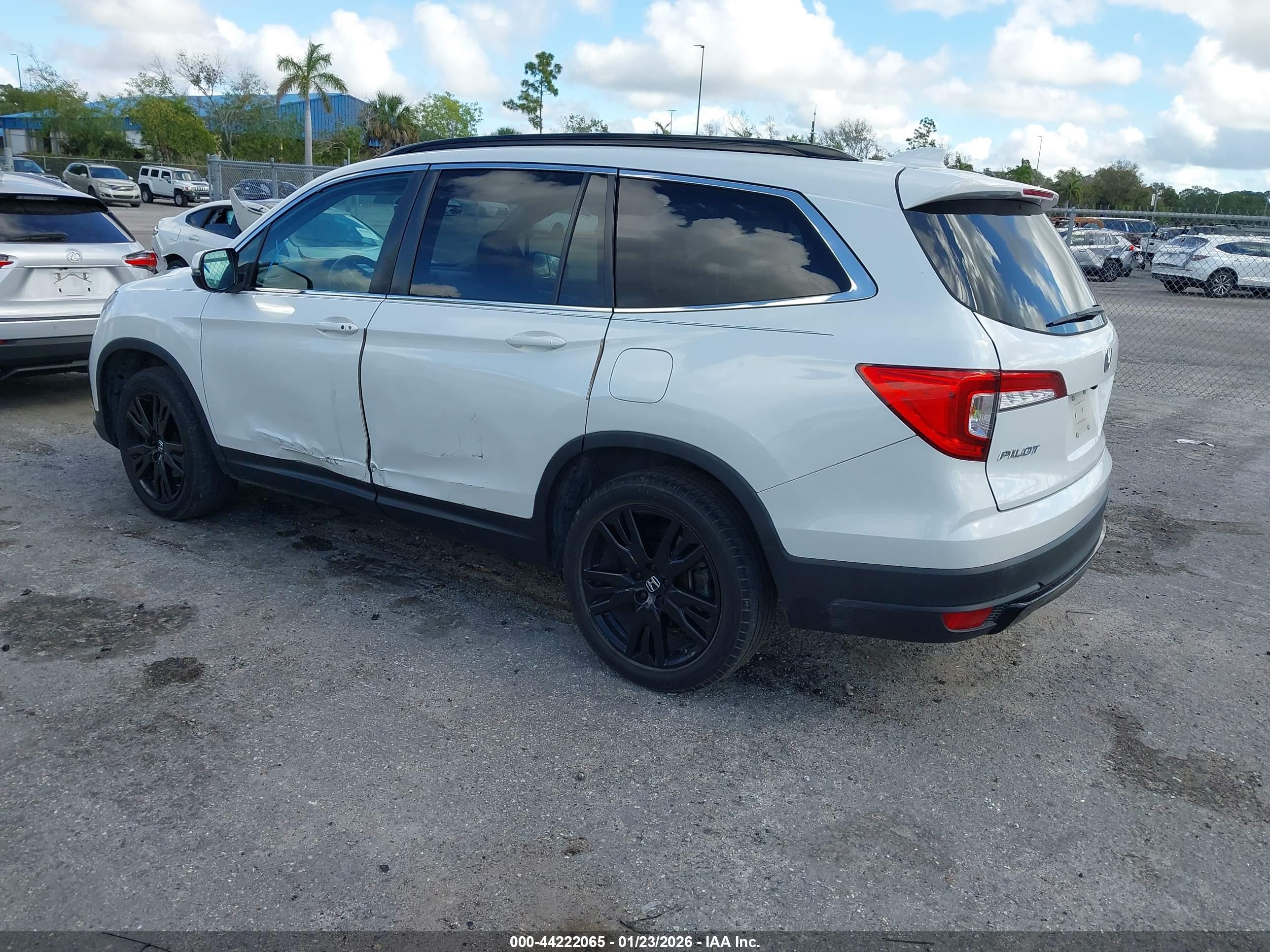 HONDA PILOT image 3