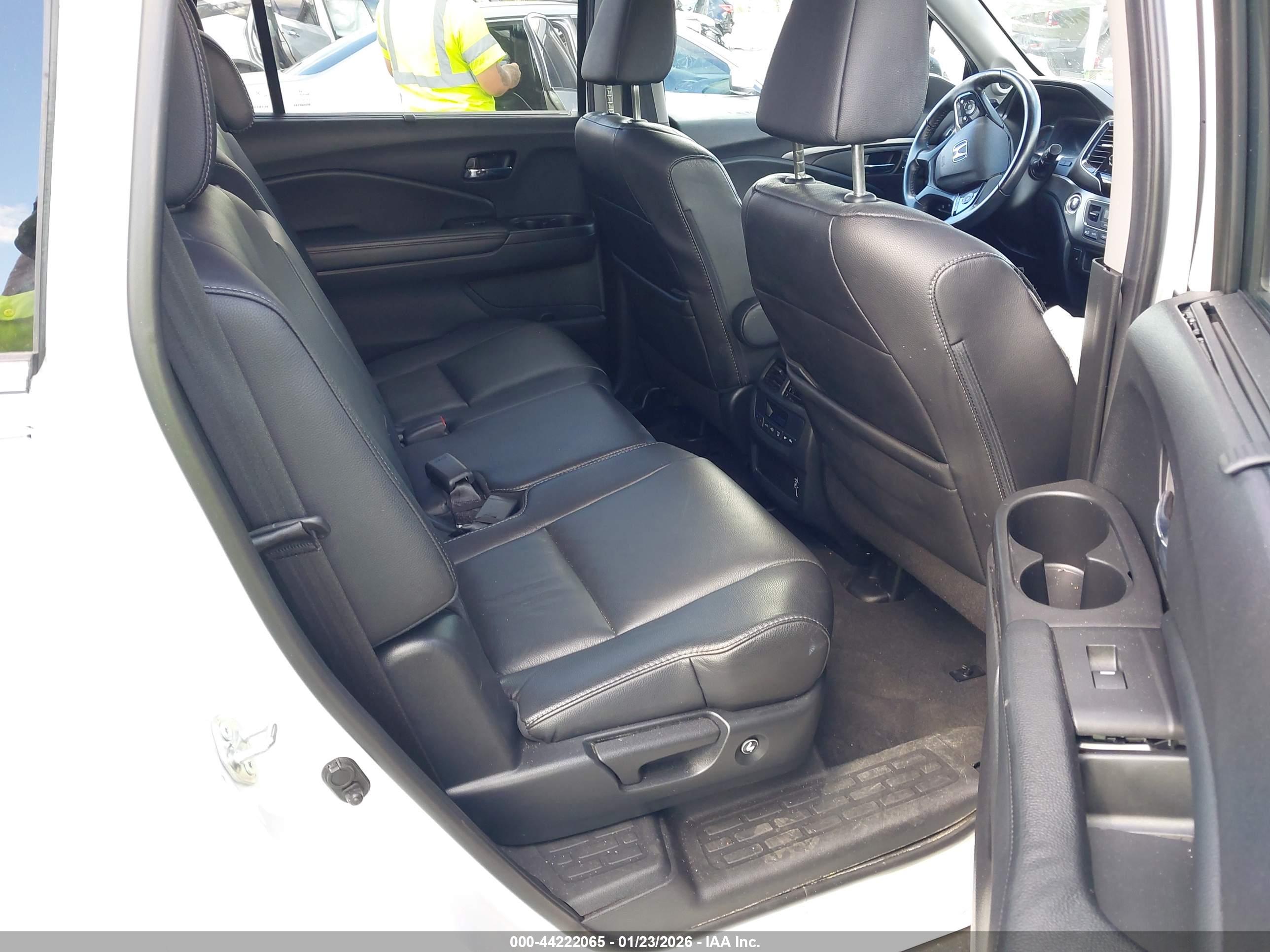 HONDA PILOT image 8