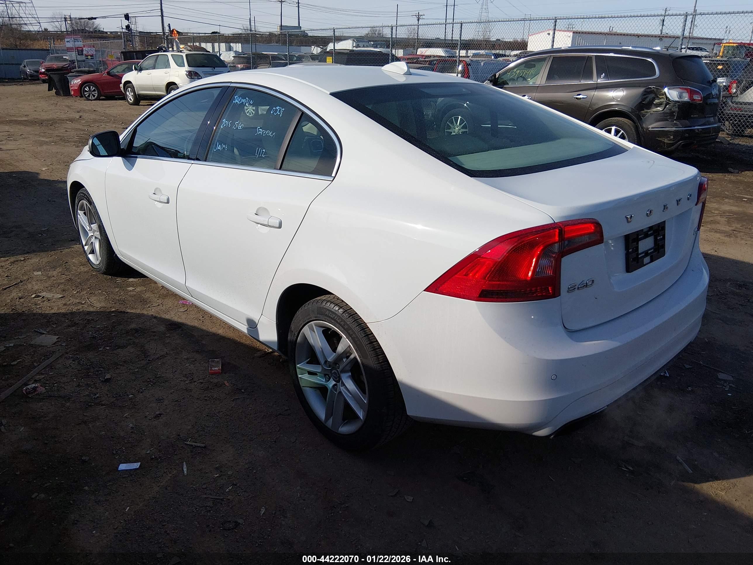 VOLVO S60 image 3
