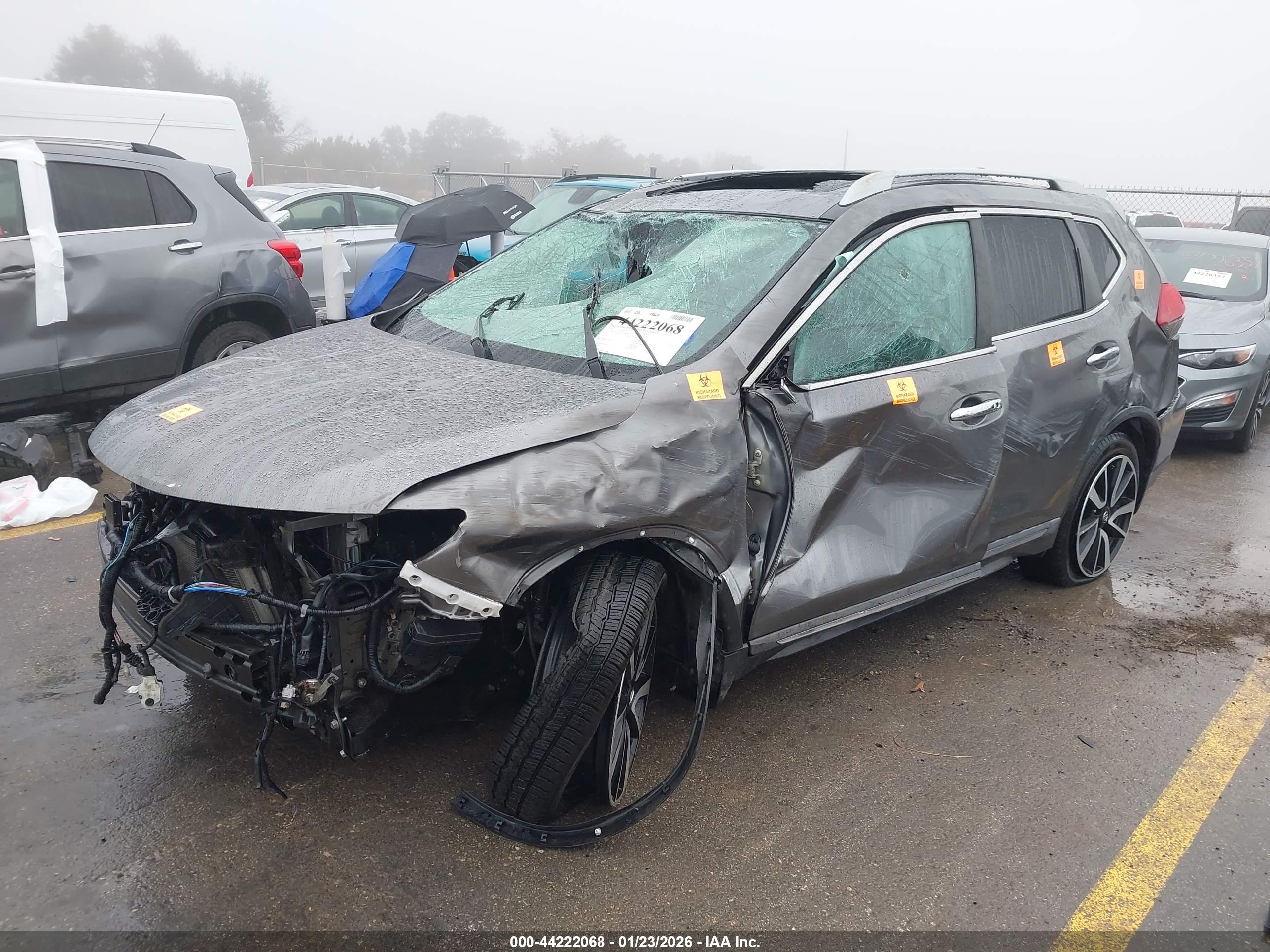 NISSAN ROGUE image 2