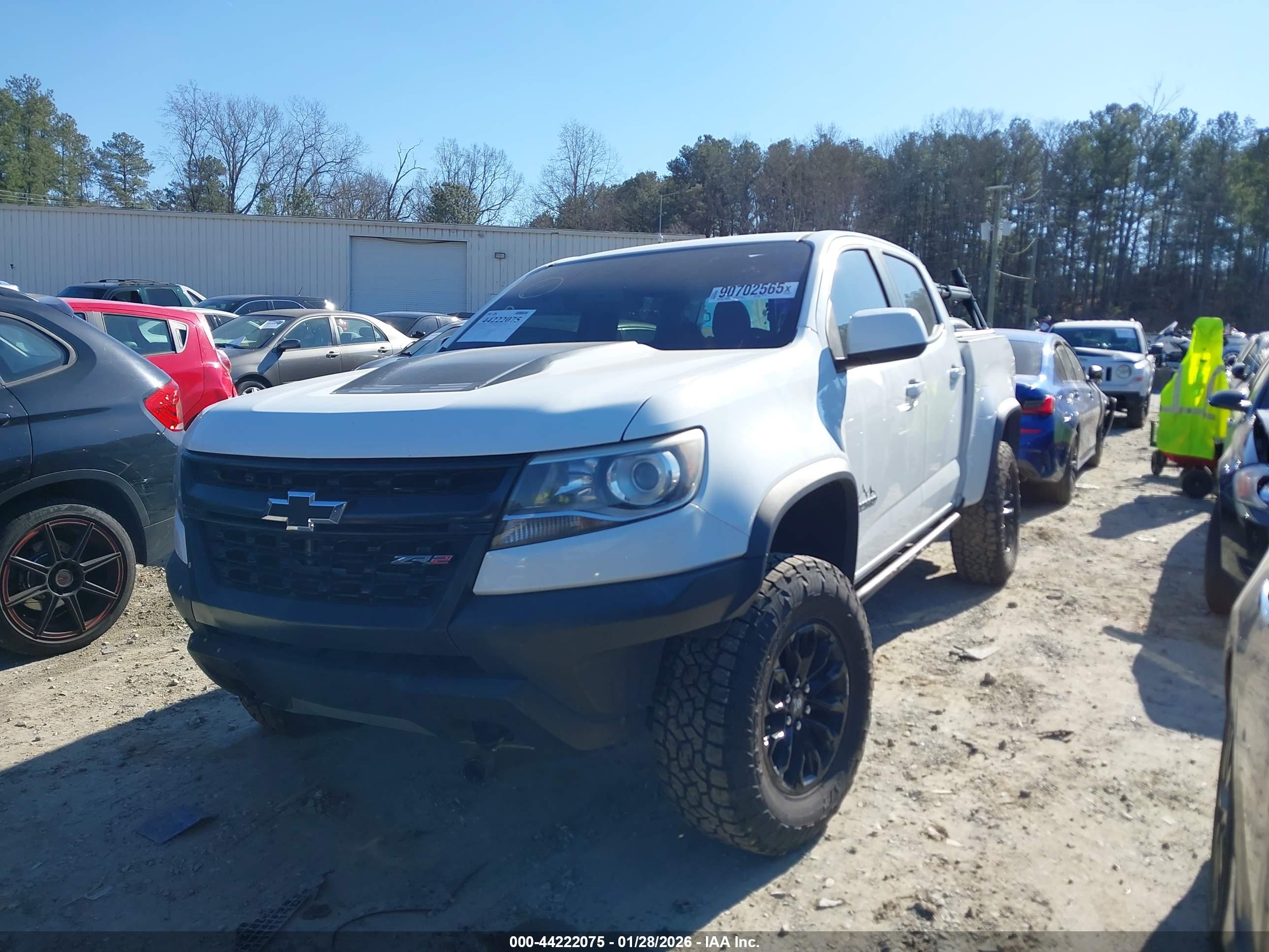 CHEVROLET COLORADO image 2